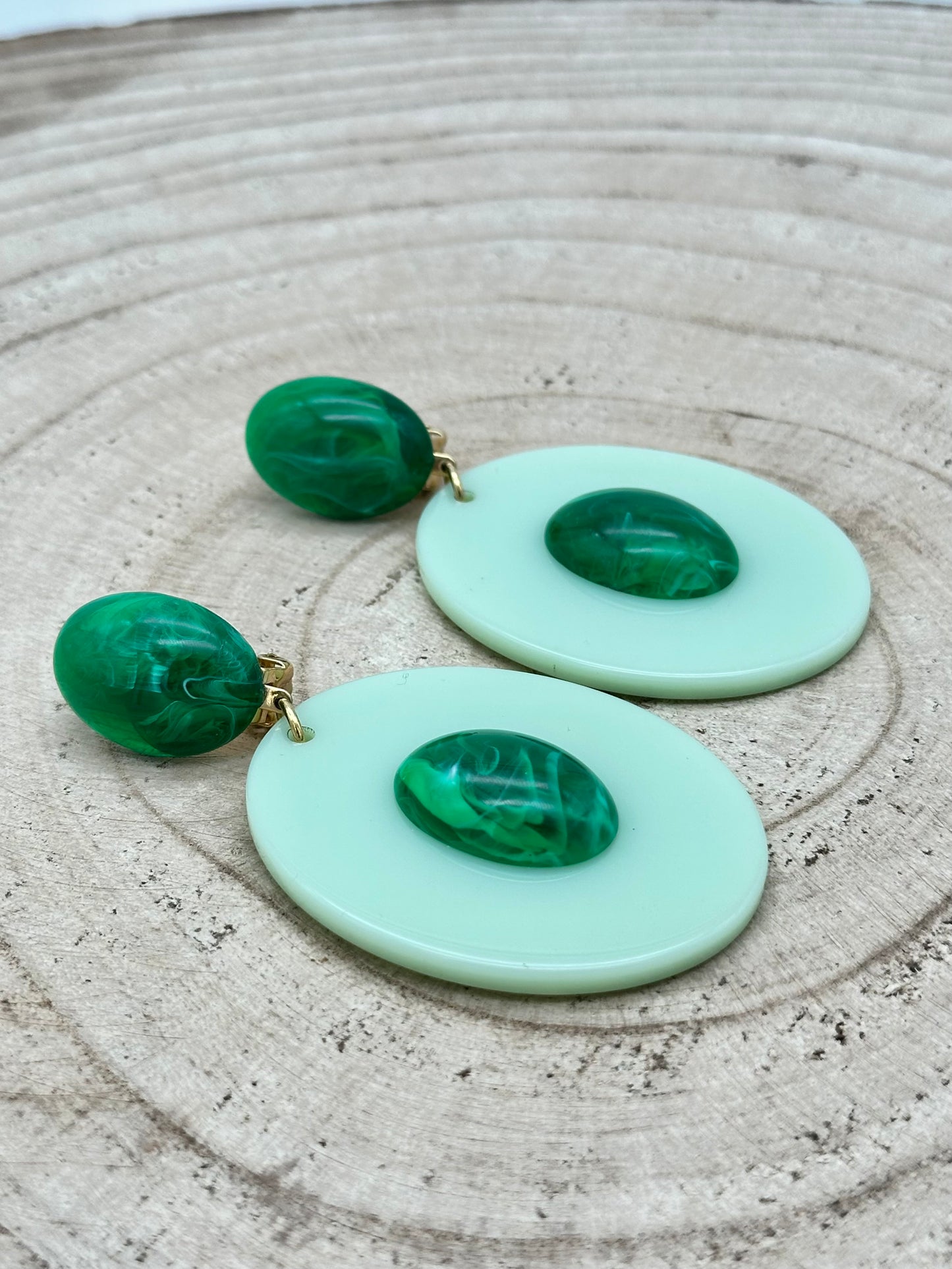 BOUCLES D’OREILLES PLAQUES