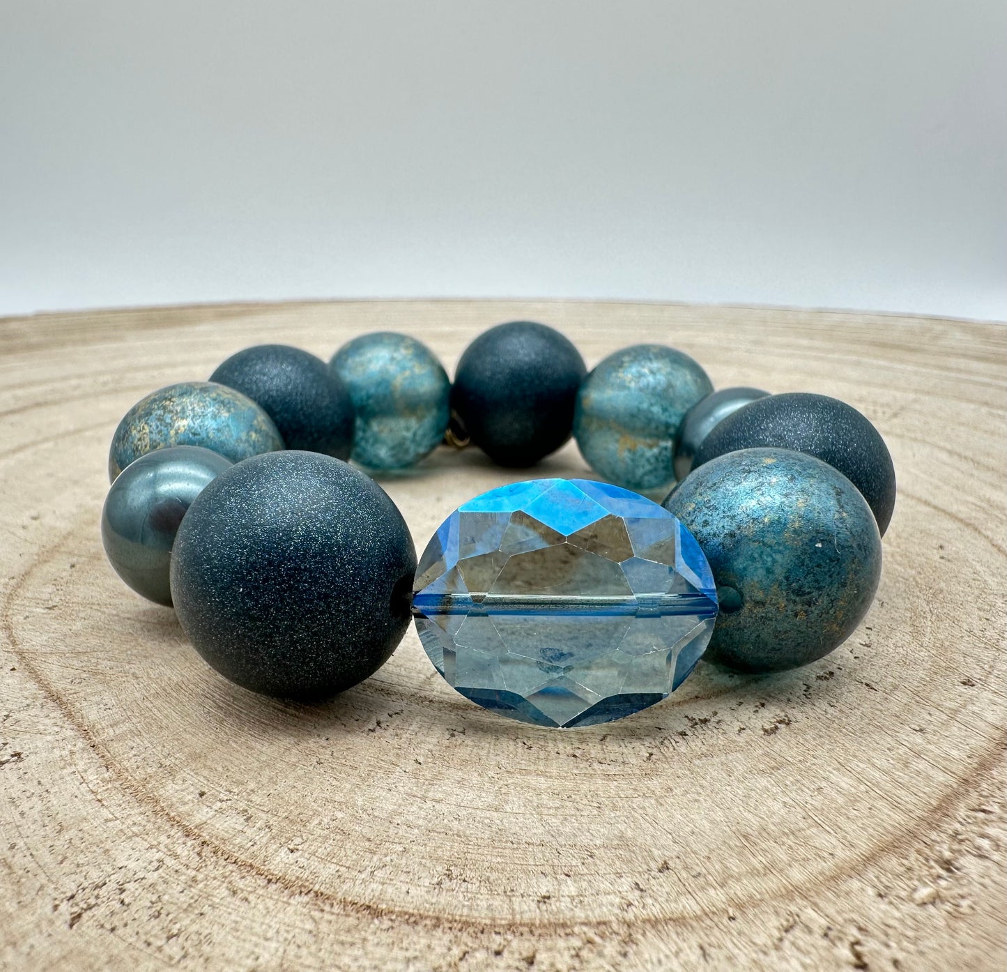 BRACELET ÉLASTIQUE PERLES FANTAISIE / ÉLÉMENTS SCINTILLANTS - Francine BRAMLI