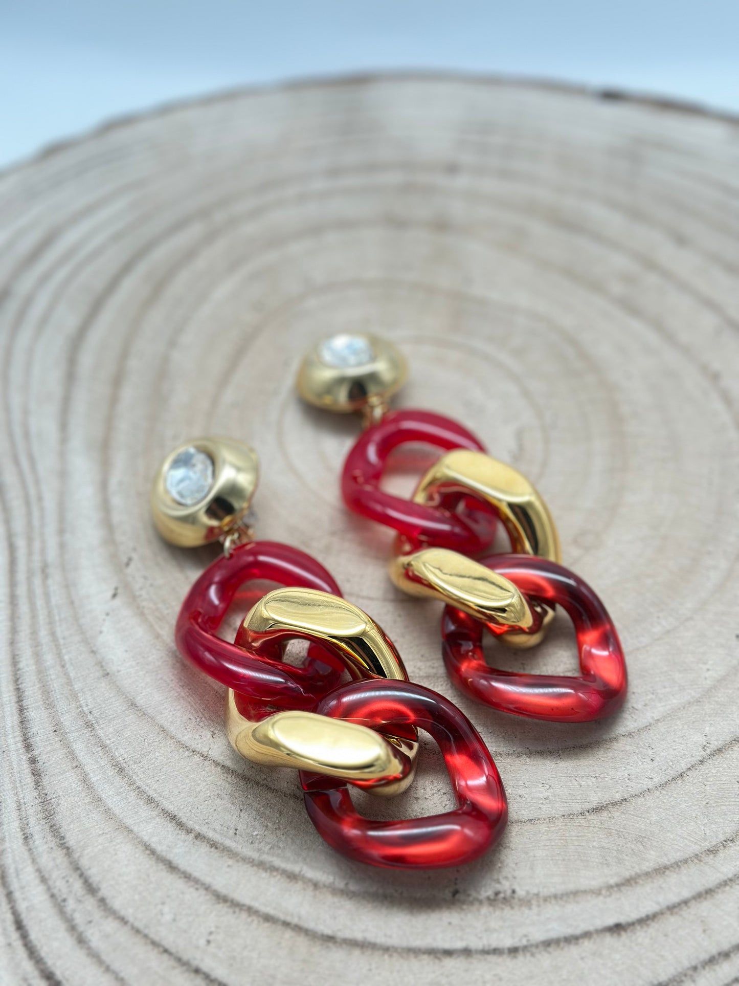 Boucles d’oreilles maillon rouge et doré - Francine BRAMLI