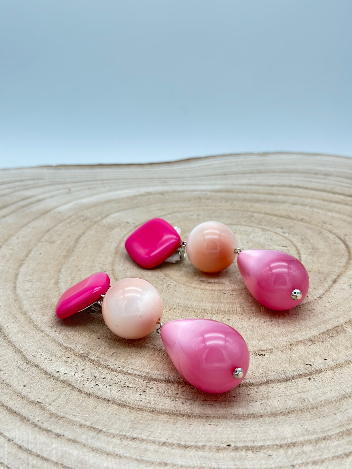 Boucles d’oreilles roses perle fantaisie et goutte Cayenne - Francine BRAMLI
