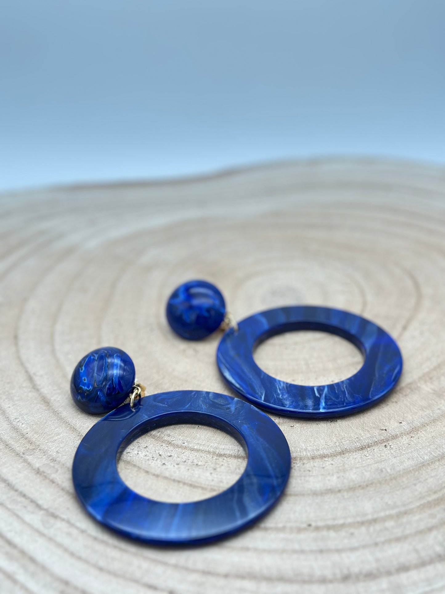 Boucles d’oreilles créoles bleu marine marbré - Francine BRAMLI