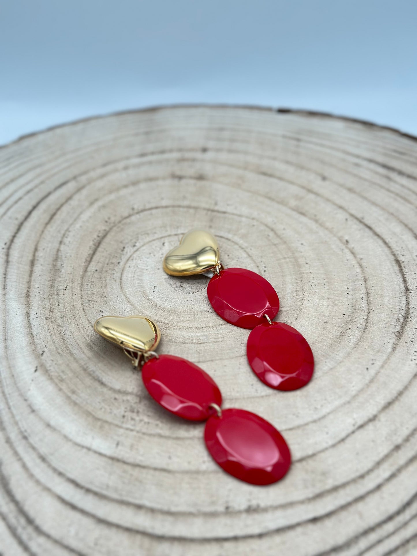 Boucles d’oreilles plaque rouge cabochon cœur doré - Francine BRAMLI