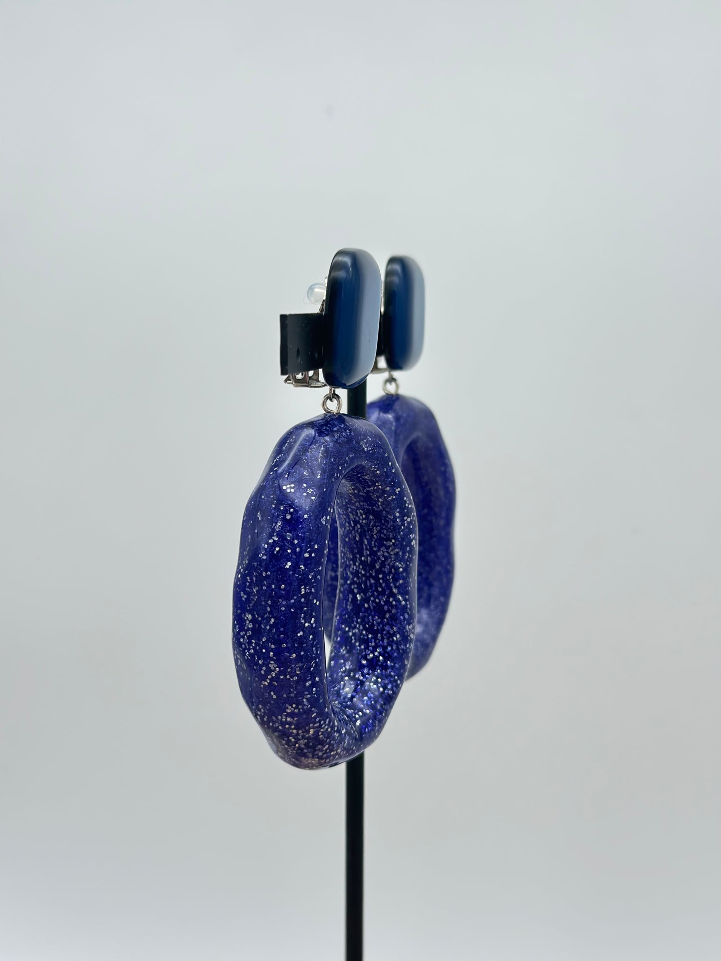Boucles d’oreilles bleu nuit paillettes CÉLESTE- Francine BRAMLI