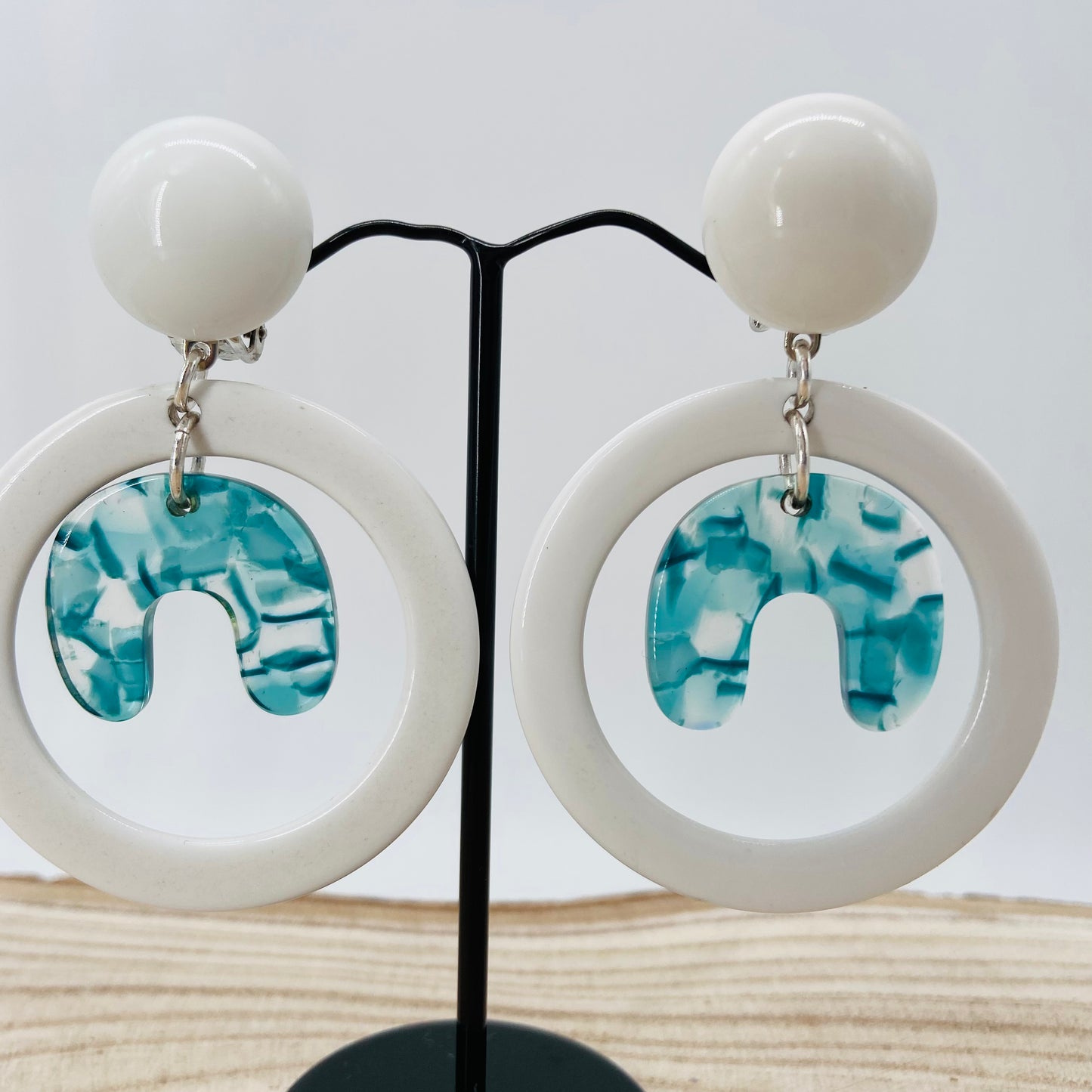 BOUCLES D'OREILLES petites créoles blanches - Francine BRAMLI