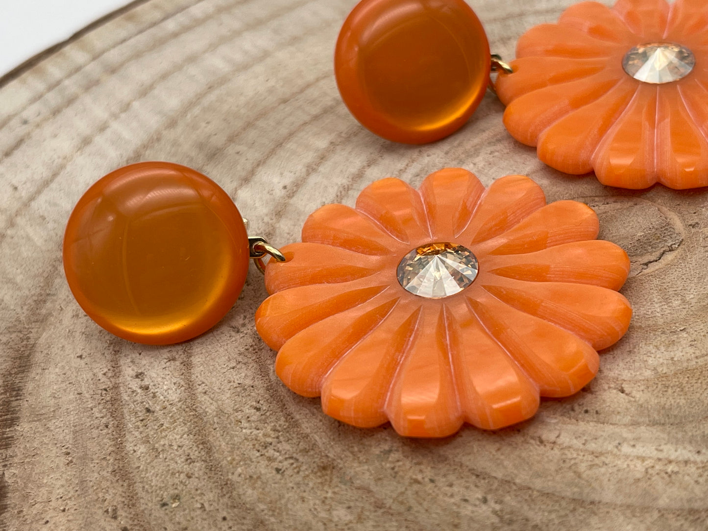 PENSEE Boucles d'oreilles en résine végétale; Francine Bramli