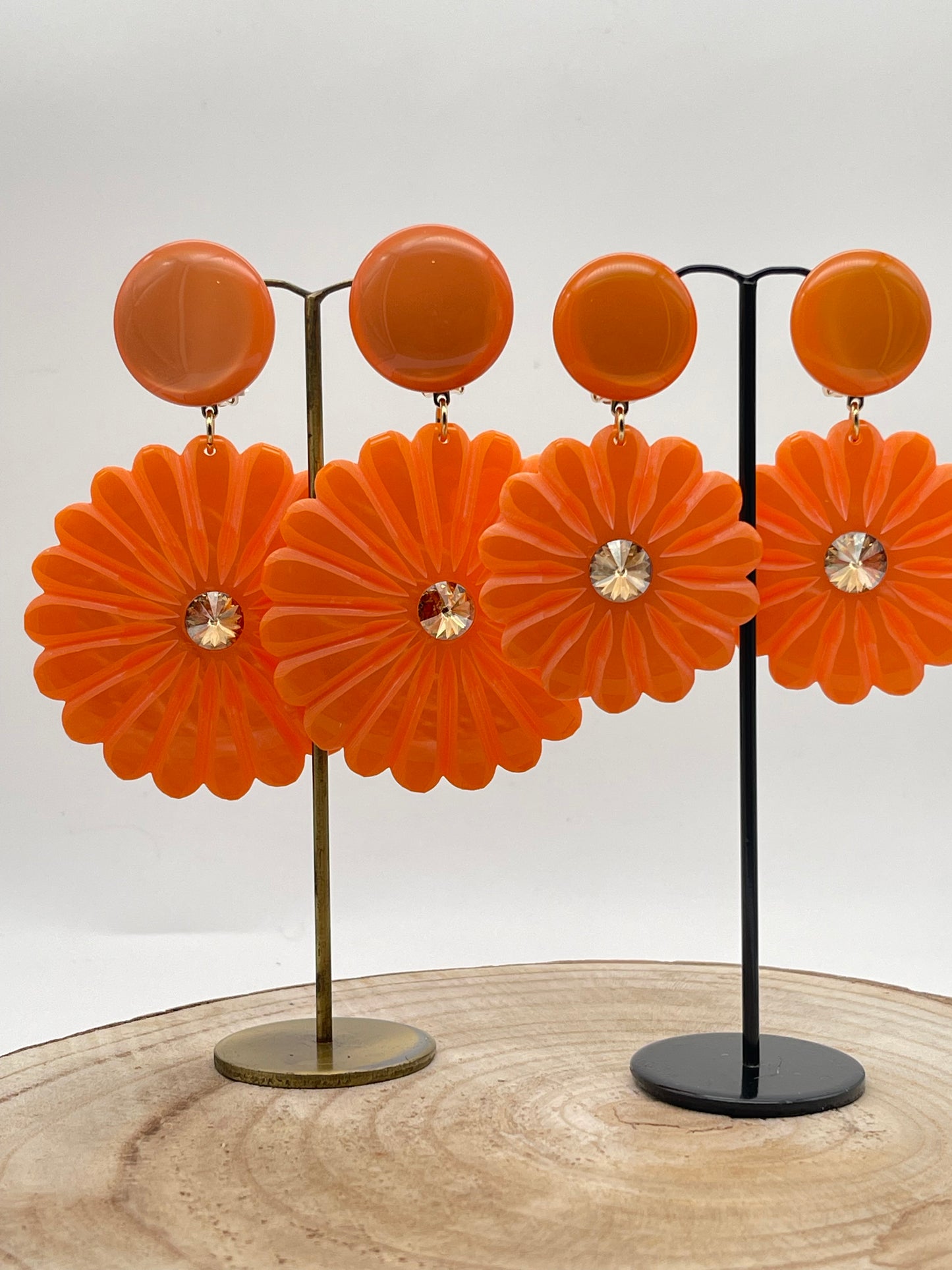 PENSEE Boucles d'oreilles en résine végétale; Francine Bramli