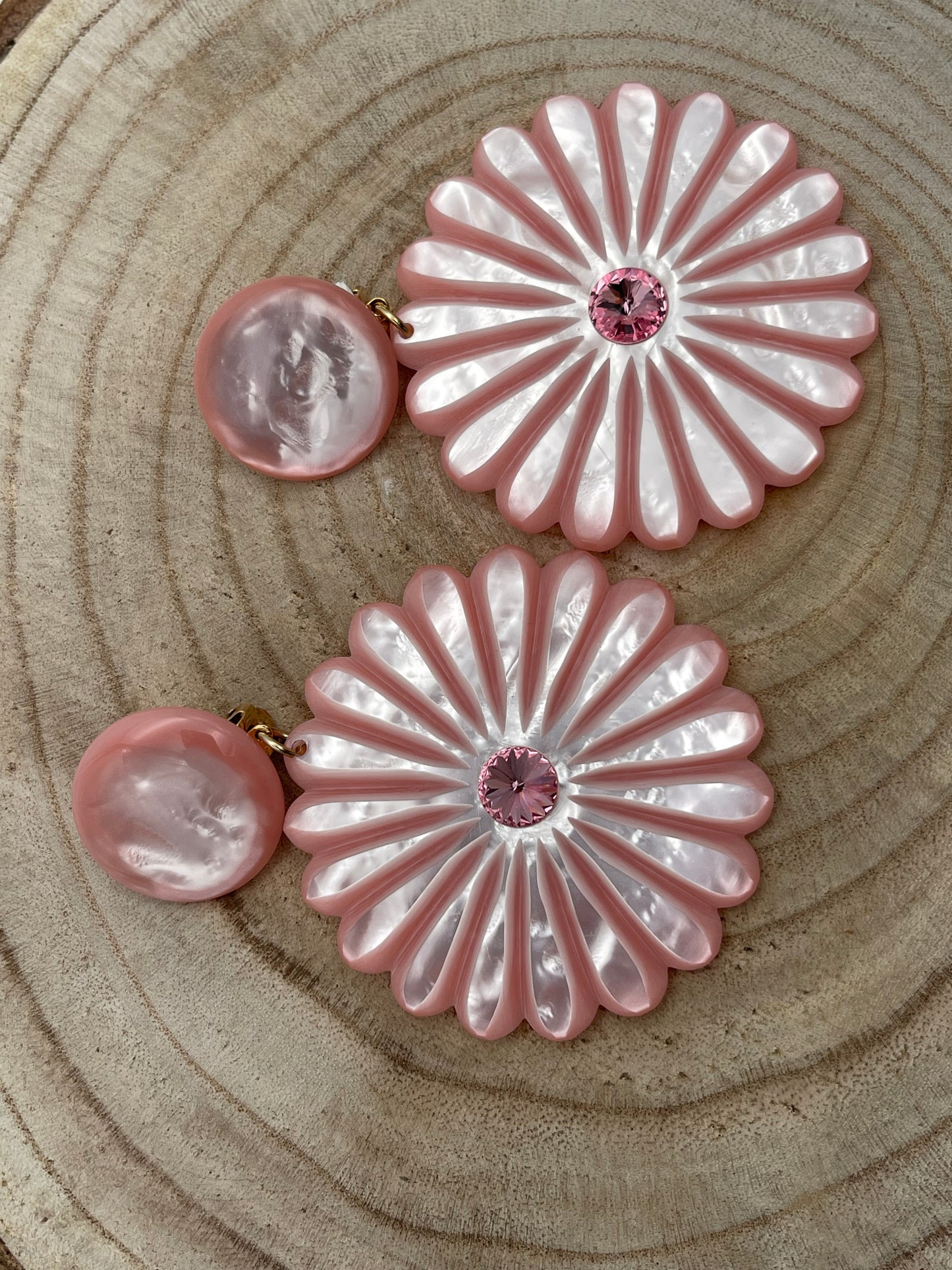 PENSEE Boucles d'oreilles en résine végétale; Francine Bramli