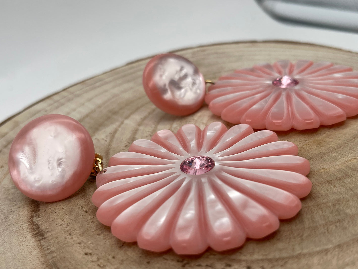 PENSEE Boucles d'oreilles en résine végétale; Francine Bramli