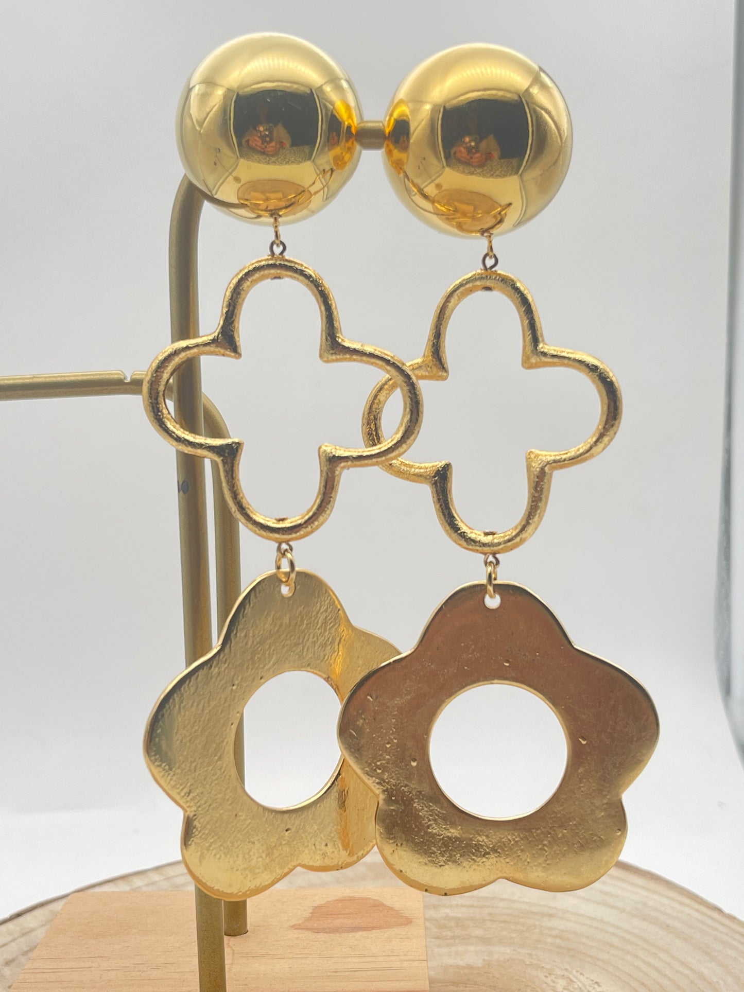 Boucle d'oreille doré; Francine BRAMLI
