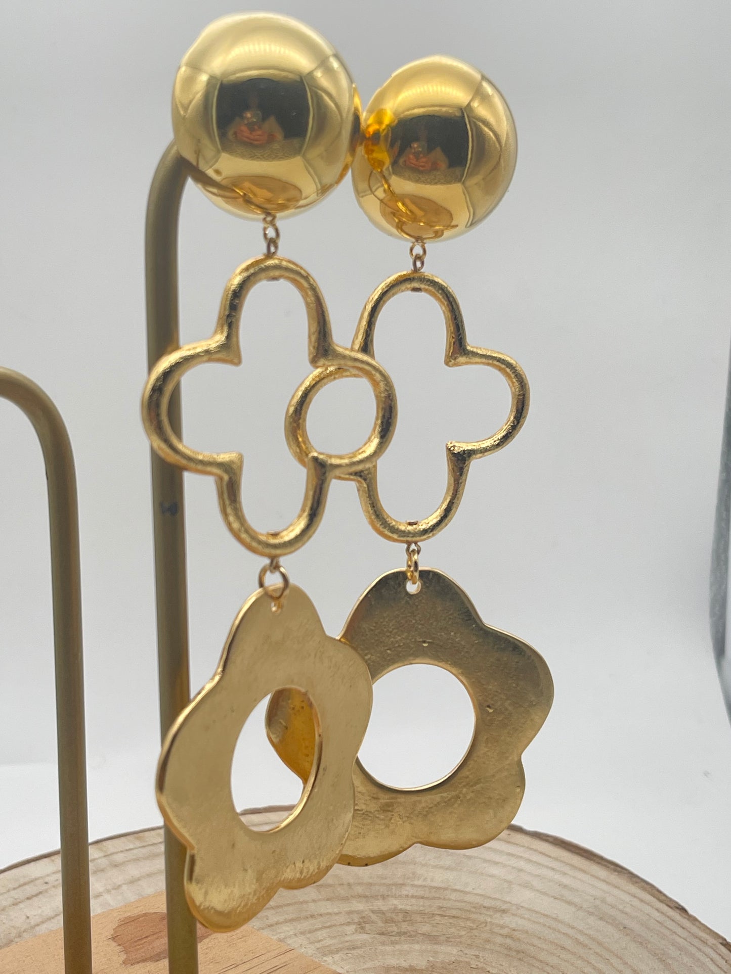 Boucle d'oreille doré; Francine BRAMLI