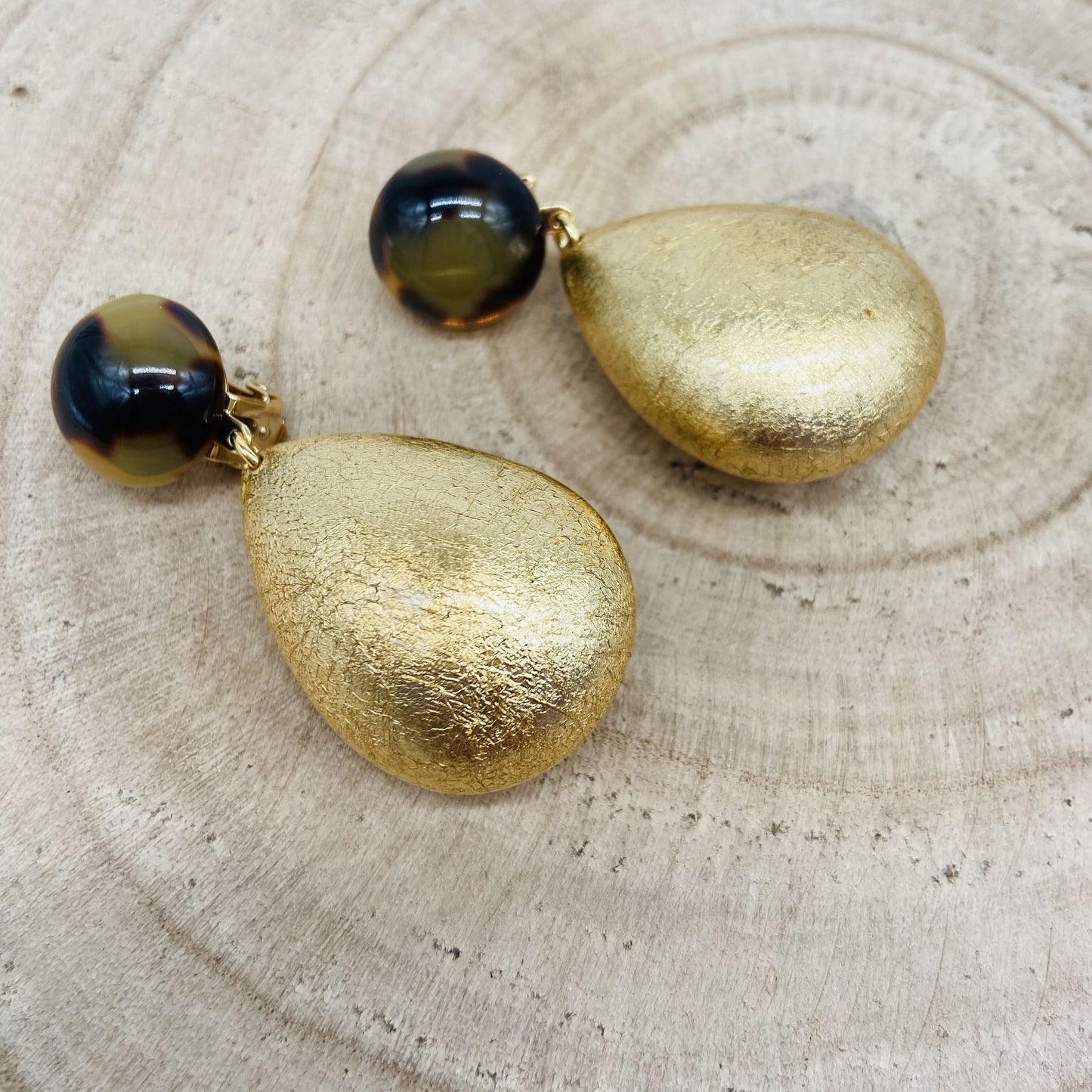 Boucles d'oreilles marrons gouttes dorées - Francine BRAMLI