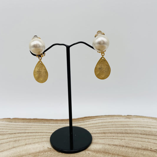 Boucles d'oreilles petite feuille dorée - Francine BRAMLI