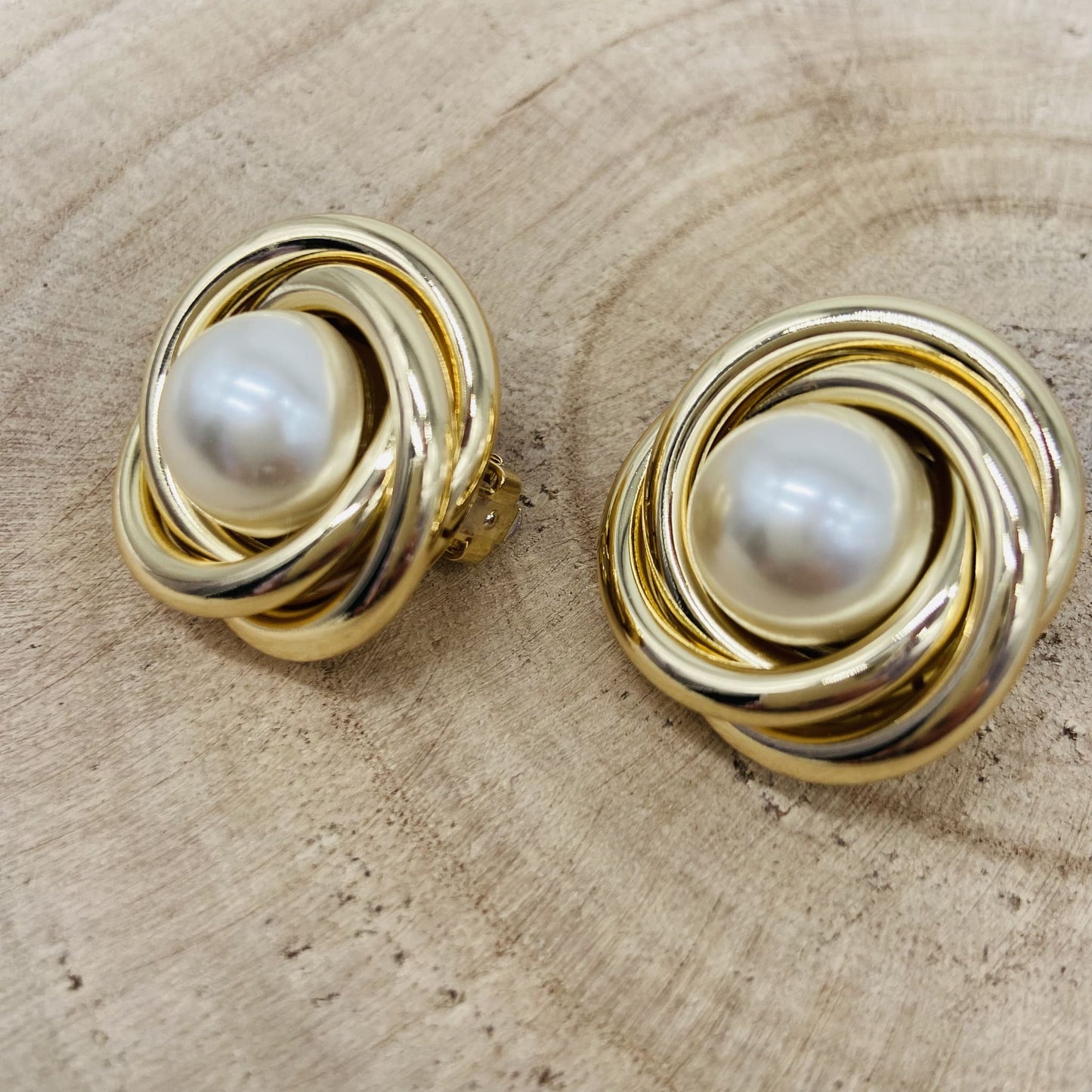 Boucles d'oreilles dorées cabochon perle - Francine BRAMLI