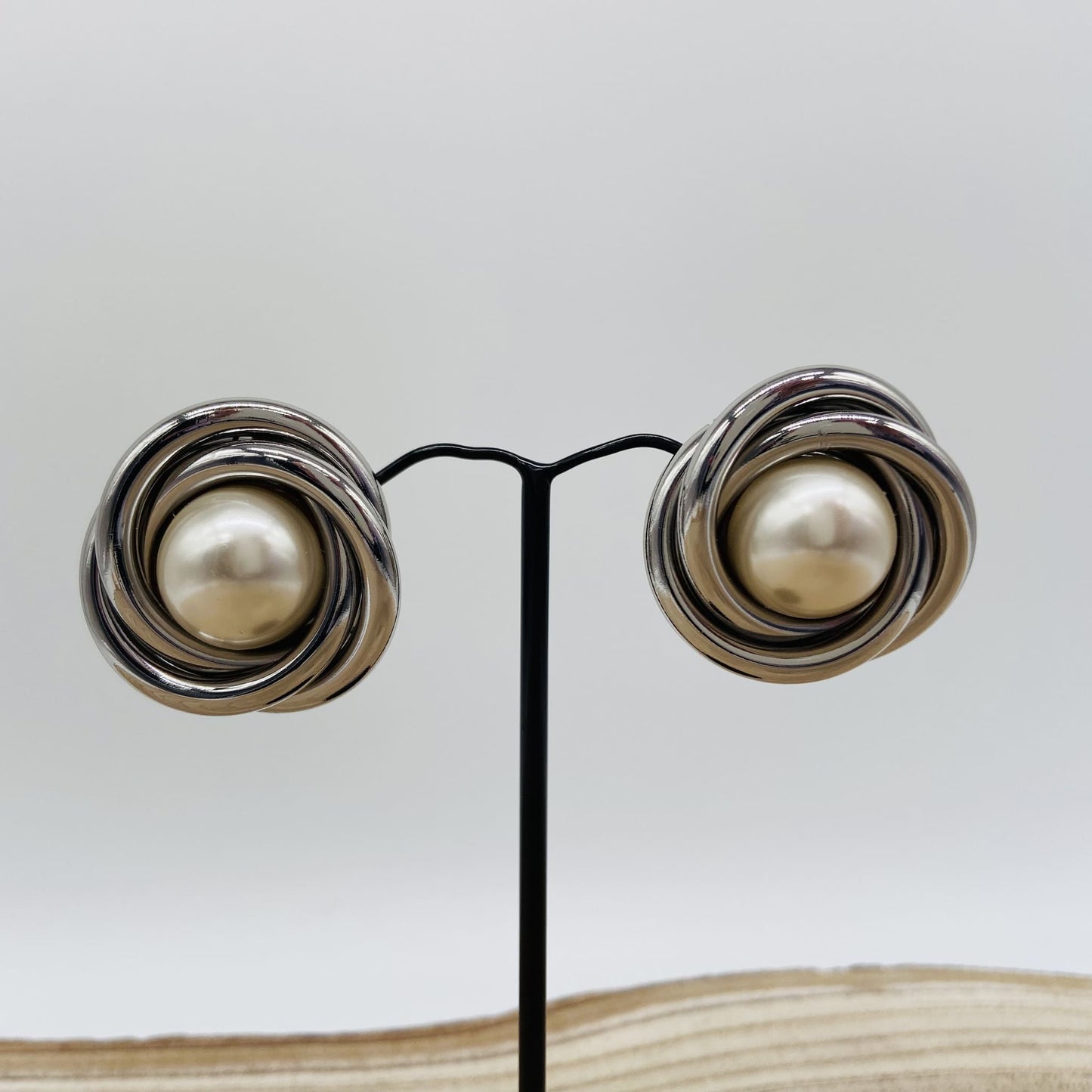 Boucles d'oreilles argentées cabochon perle - Francine BRAMLI