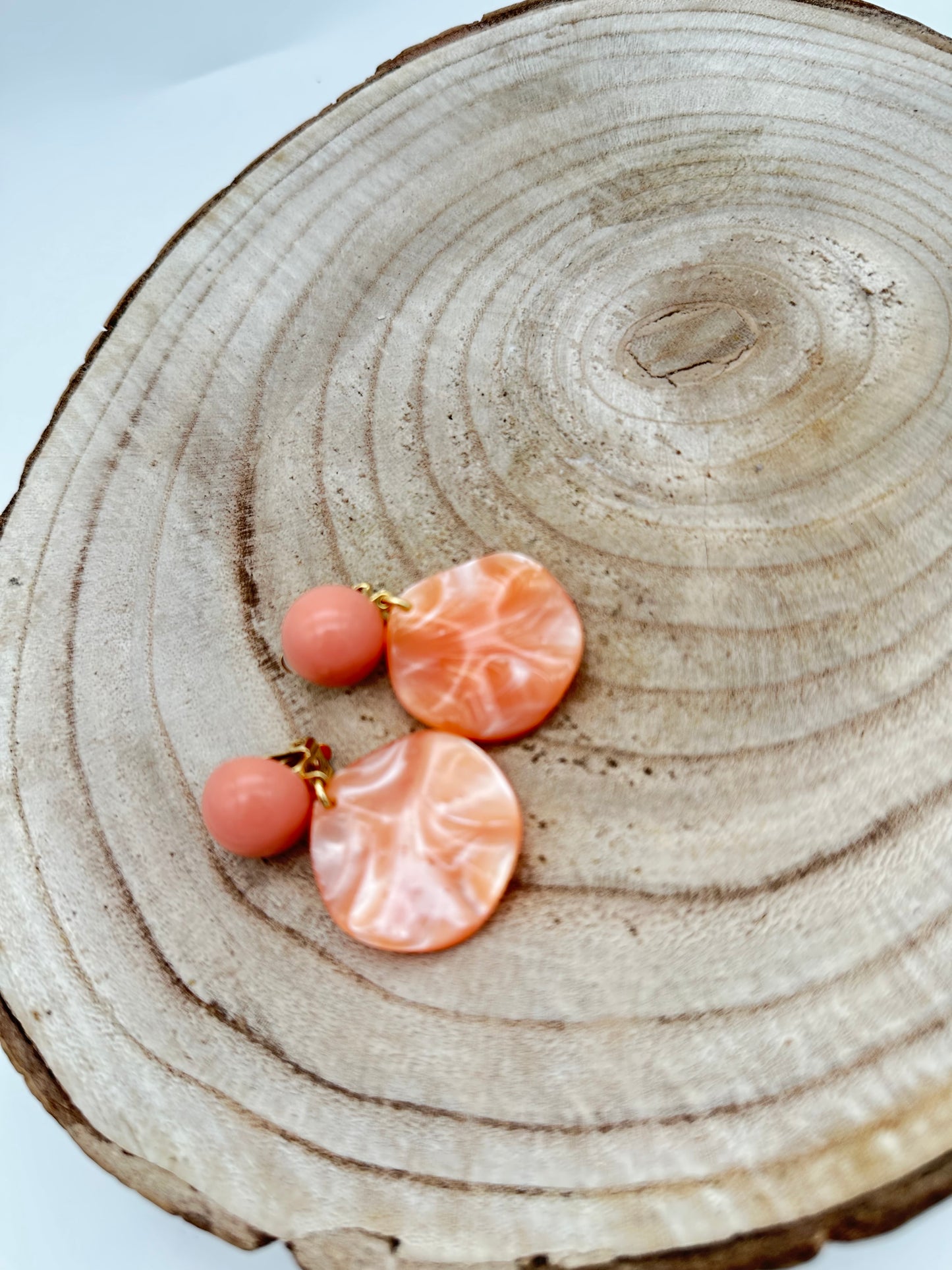 Boucles d'oreilles Vénus XS en résine végétale; Francine BRAMLI