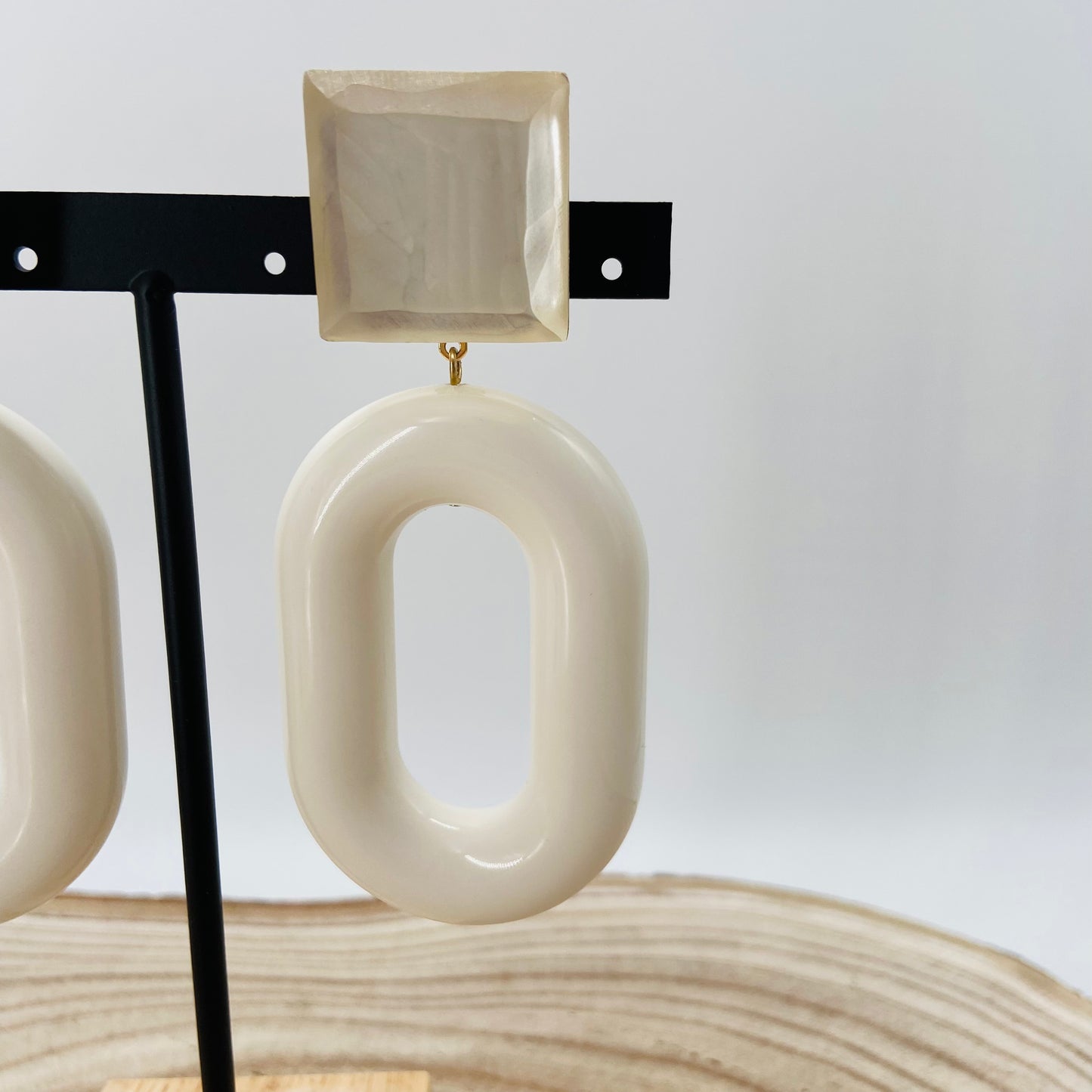 BOUCLES D'OREILLES ovales blanches - Francine BRAMLI