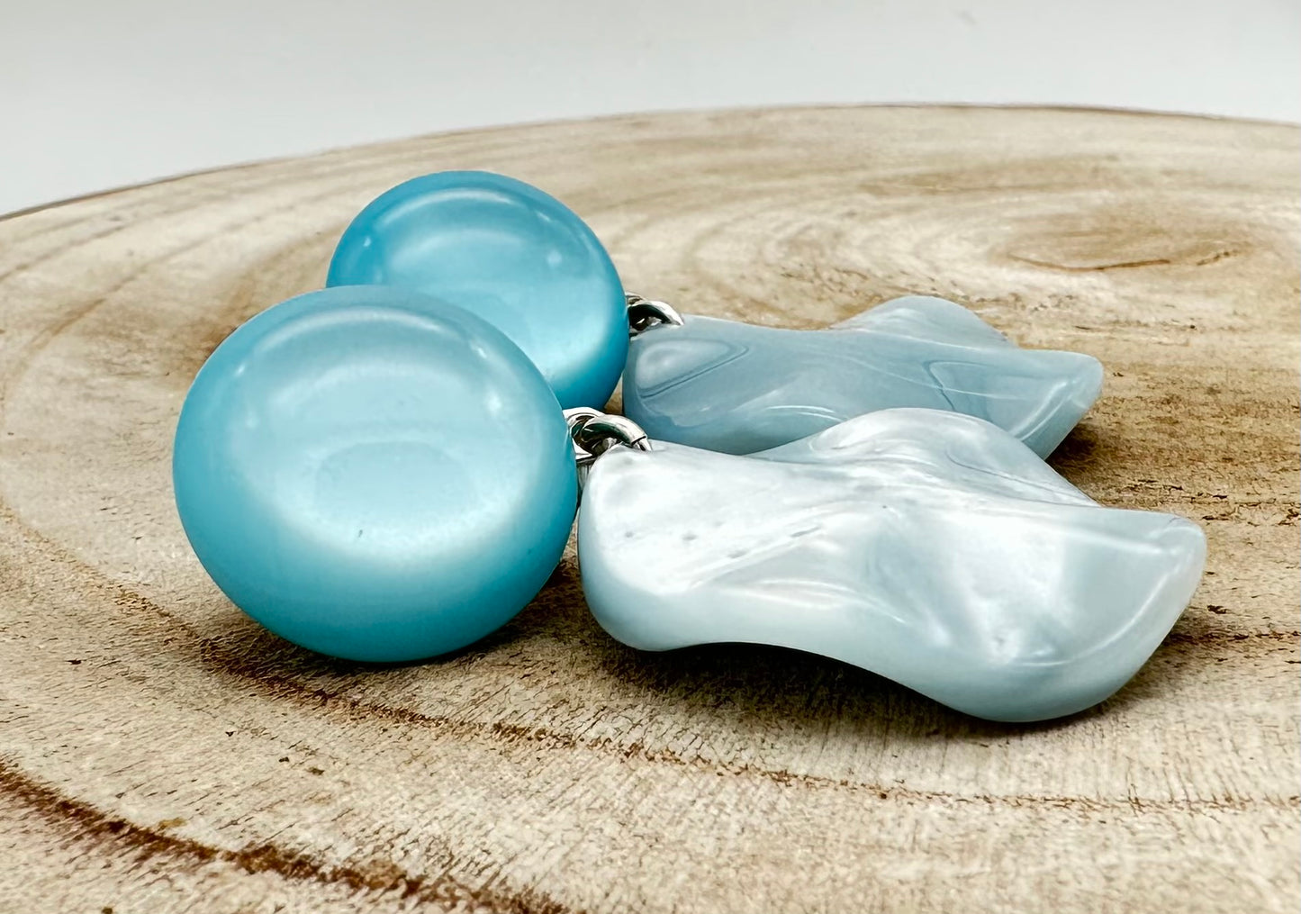 Boucles d'oreilles Vénus XS en résine végétale; Francine BRAMLI
