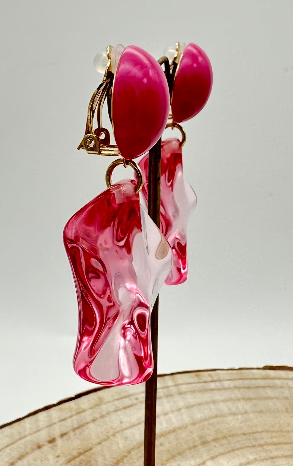 Boucles d'oreilles Vénus S en résine végétale; Francine BRAMLI