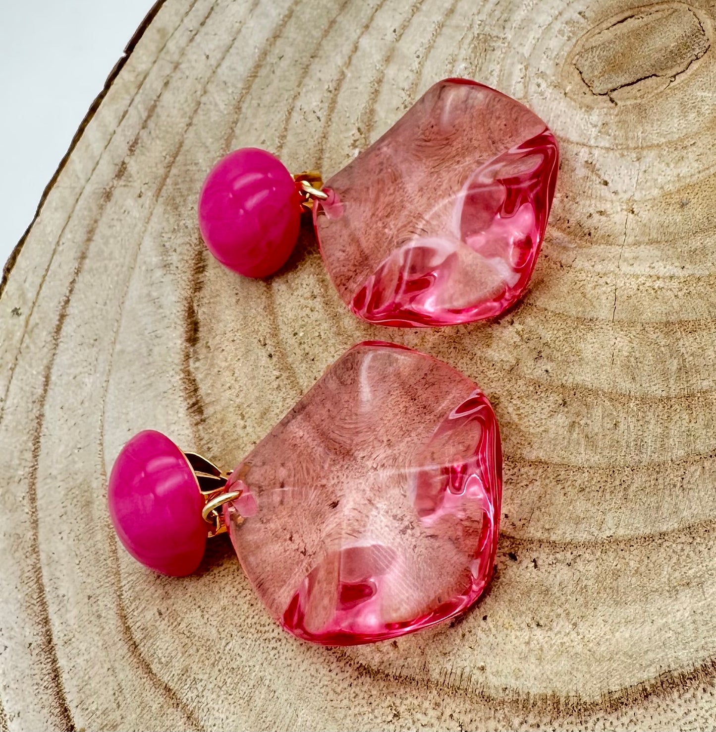 Boucles d'oreilles Vénus S en résine végétale; Francine BRAMLI