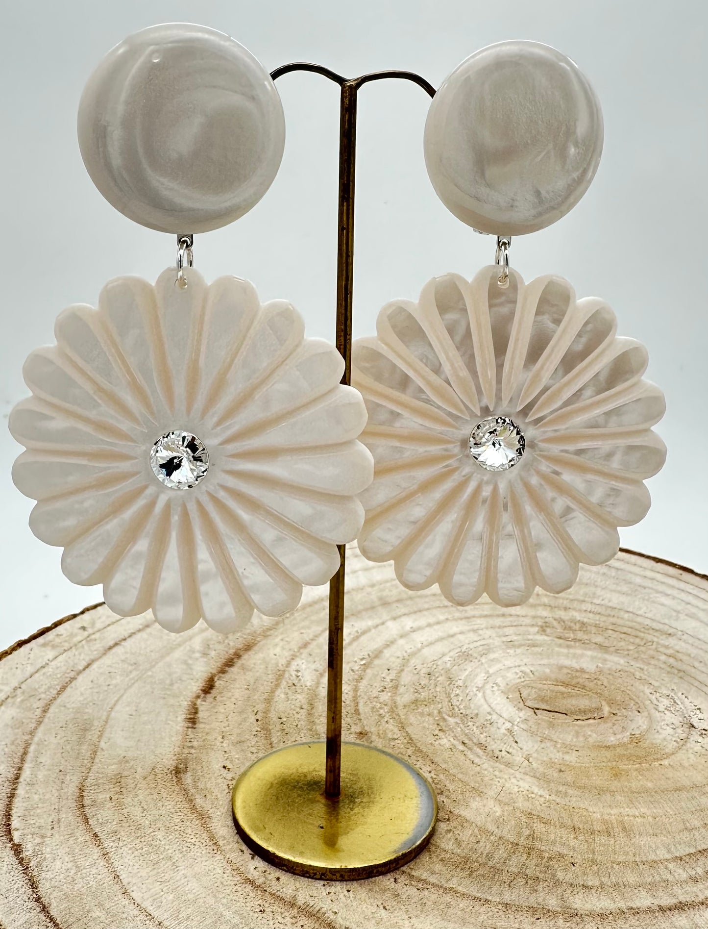 PENSEE Boucles d'oreilles en résine végétale; Francine Bramli