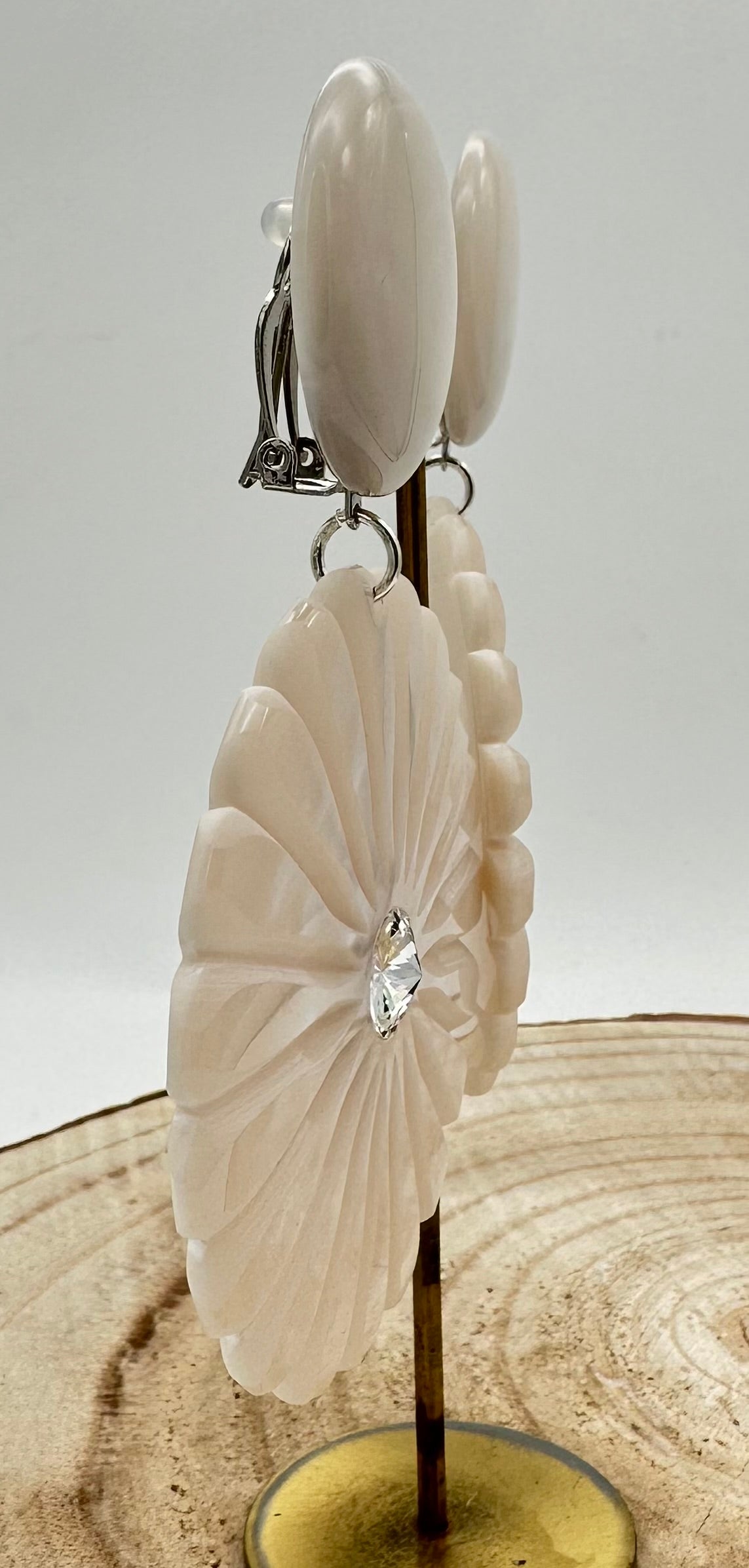 PENSEE Boucles d'oreilles en résine végétale; Francine Bramli