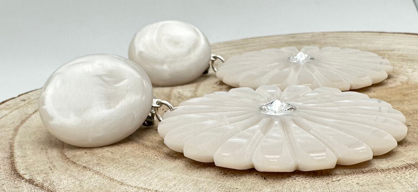 PENSEE Boucles d'oreilles en résine végétale; Francine Bramli