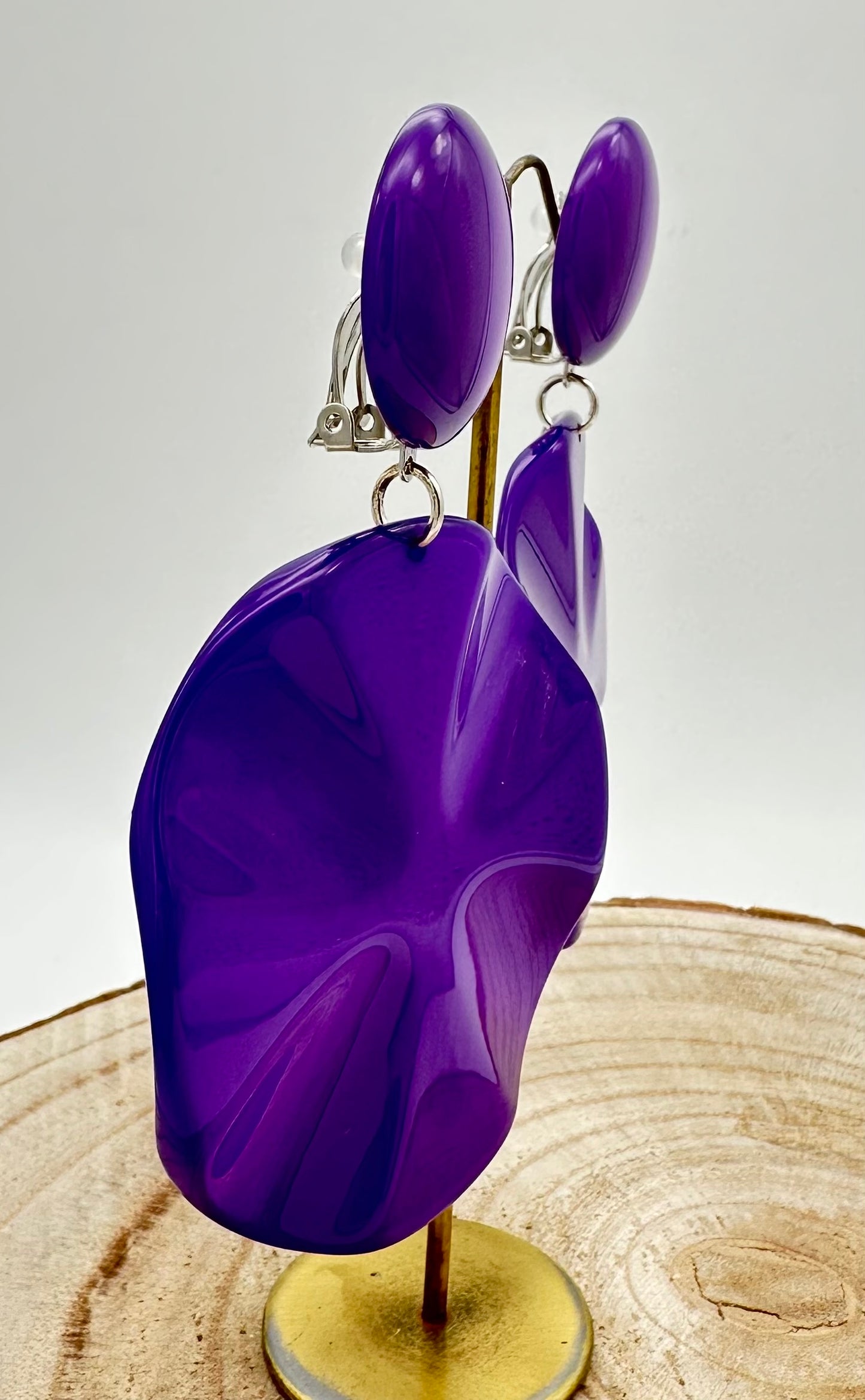Boucles d'oreilles Vénus M en résine végétale; Francine BRAMLI