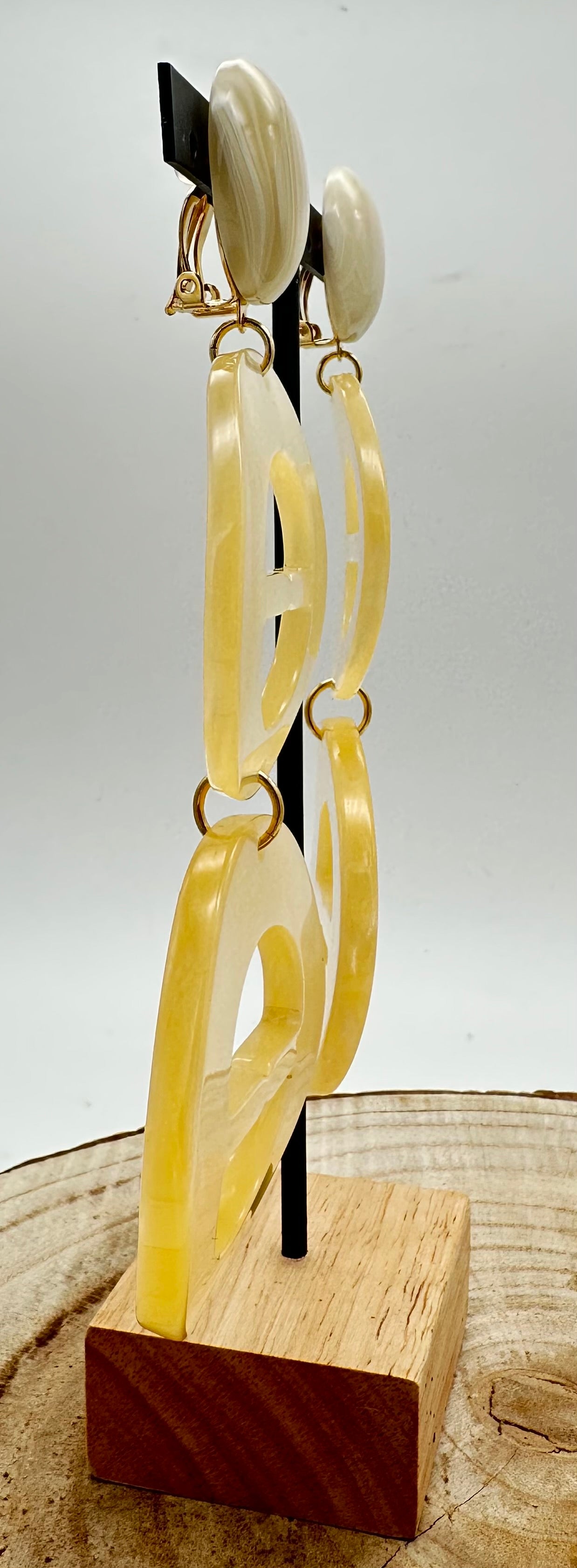 Boucle d'oreille pendante nacrée - BO Francine BRAMLI