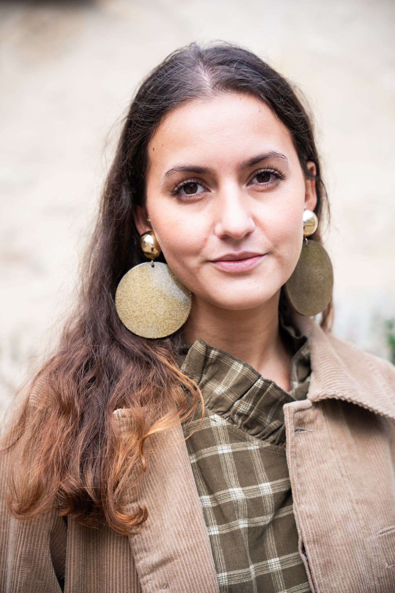 Chemise col volant olive