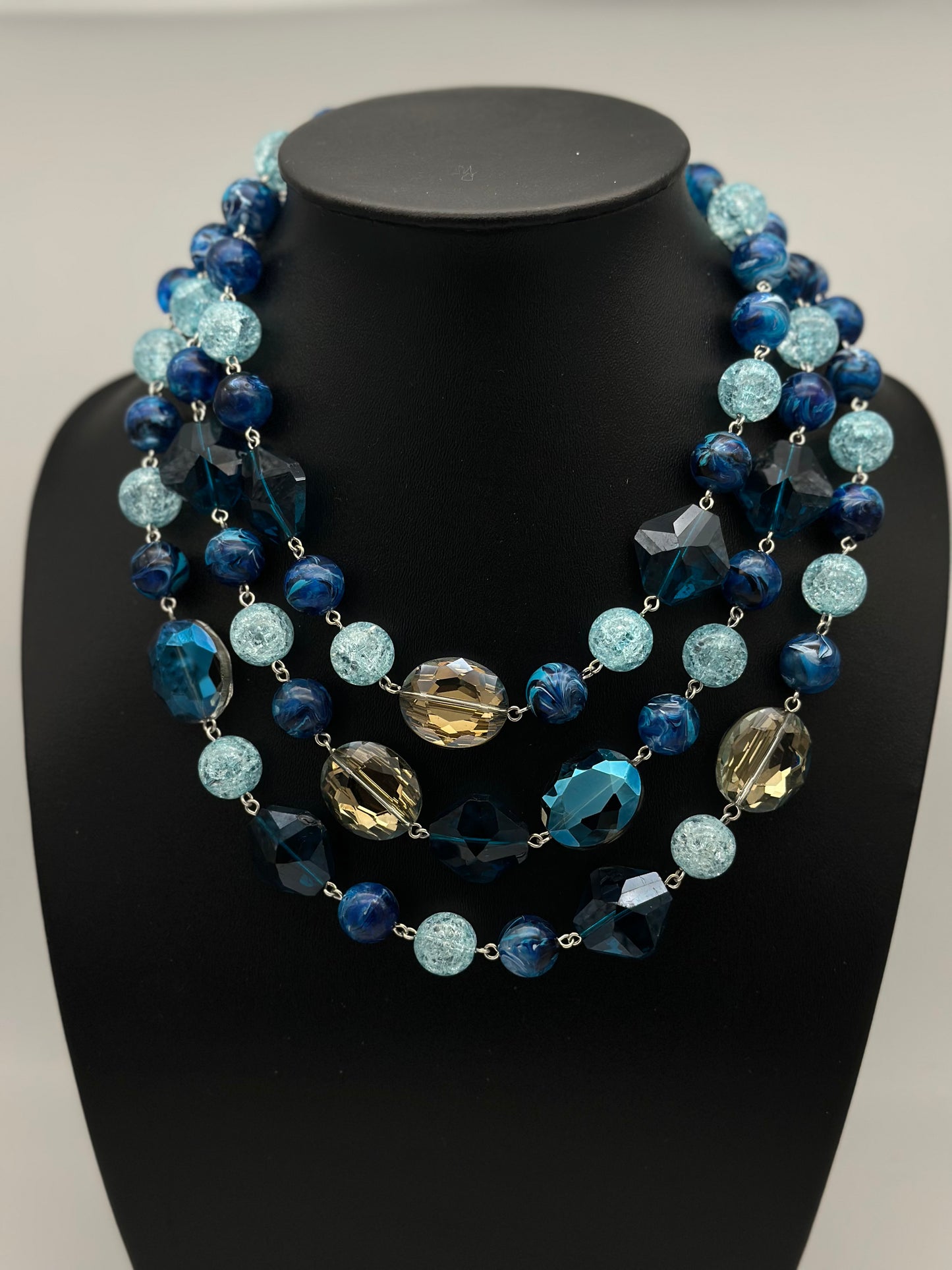 Collier bleu 3 rangs perles fantaisie et éléments scintillants - Francine BRAMLI