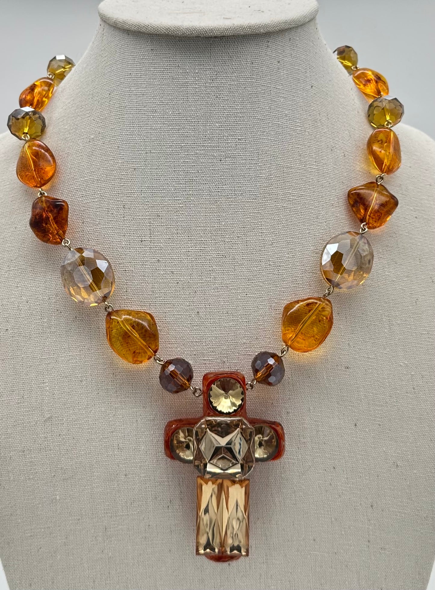 COLLIER CROIX ÉLÉMENTS SCINTILLANTS - Francine BRAMLI