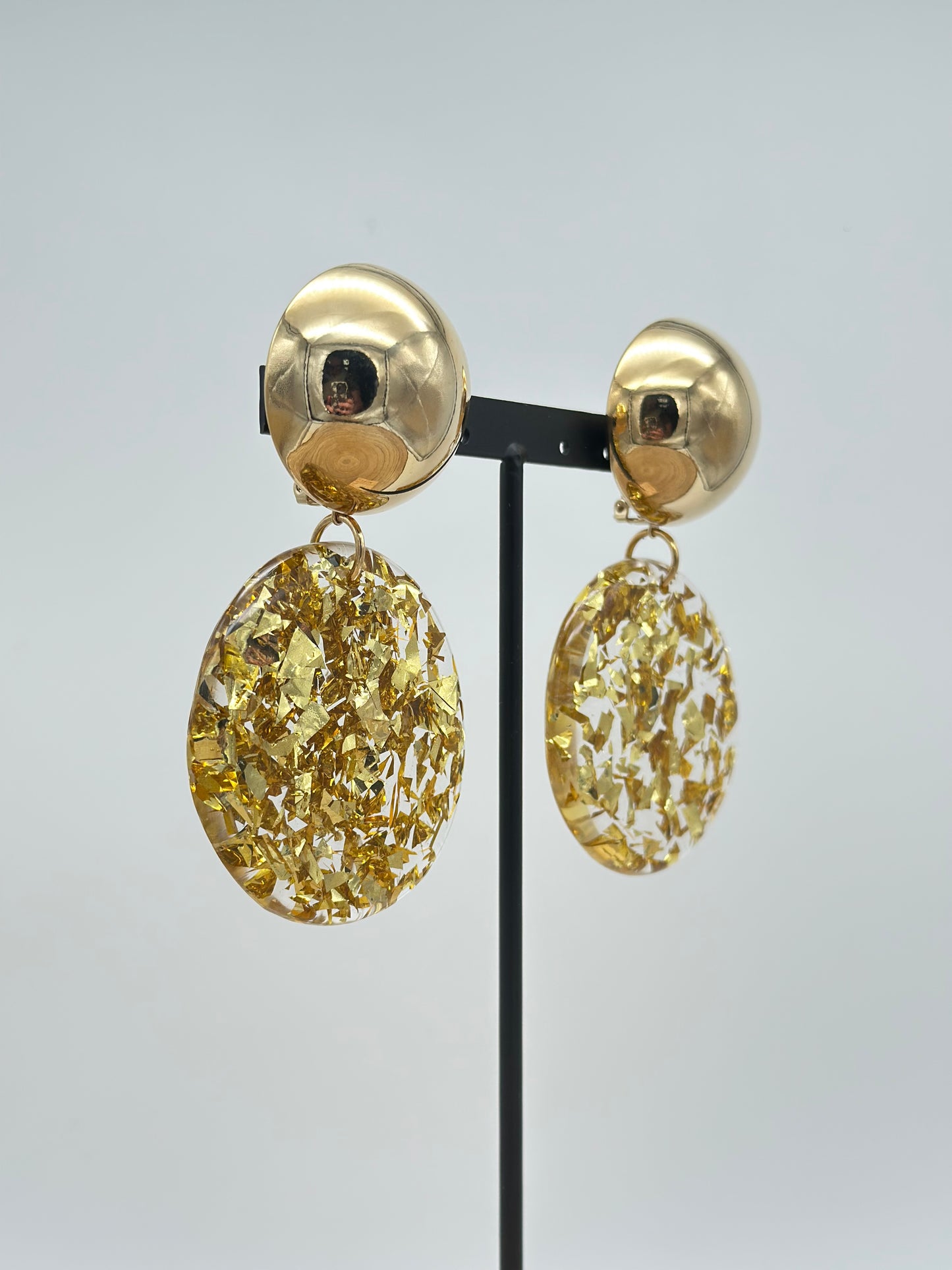 Boucles d’oreilles plaque ronde transparente avec feuille d’or - Francine BRAMLI