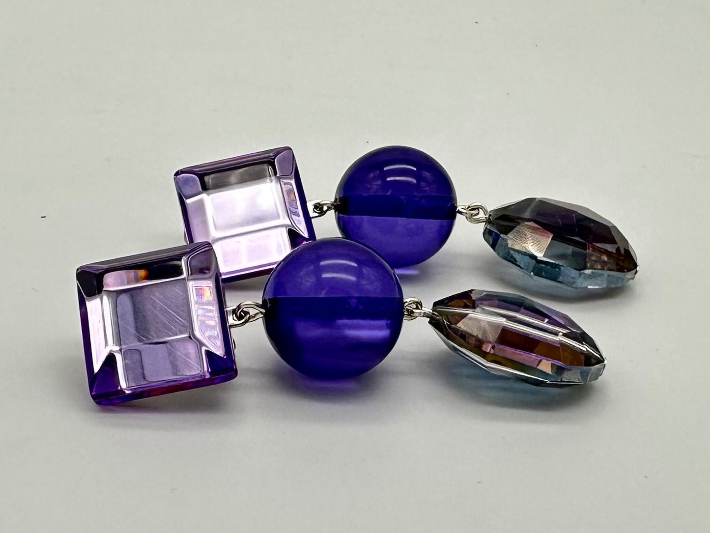 BOUCLES D'OREILLES ÉLÉMENTS SCINTILLANTS -  Francine BRAMLI