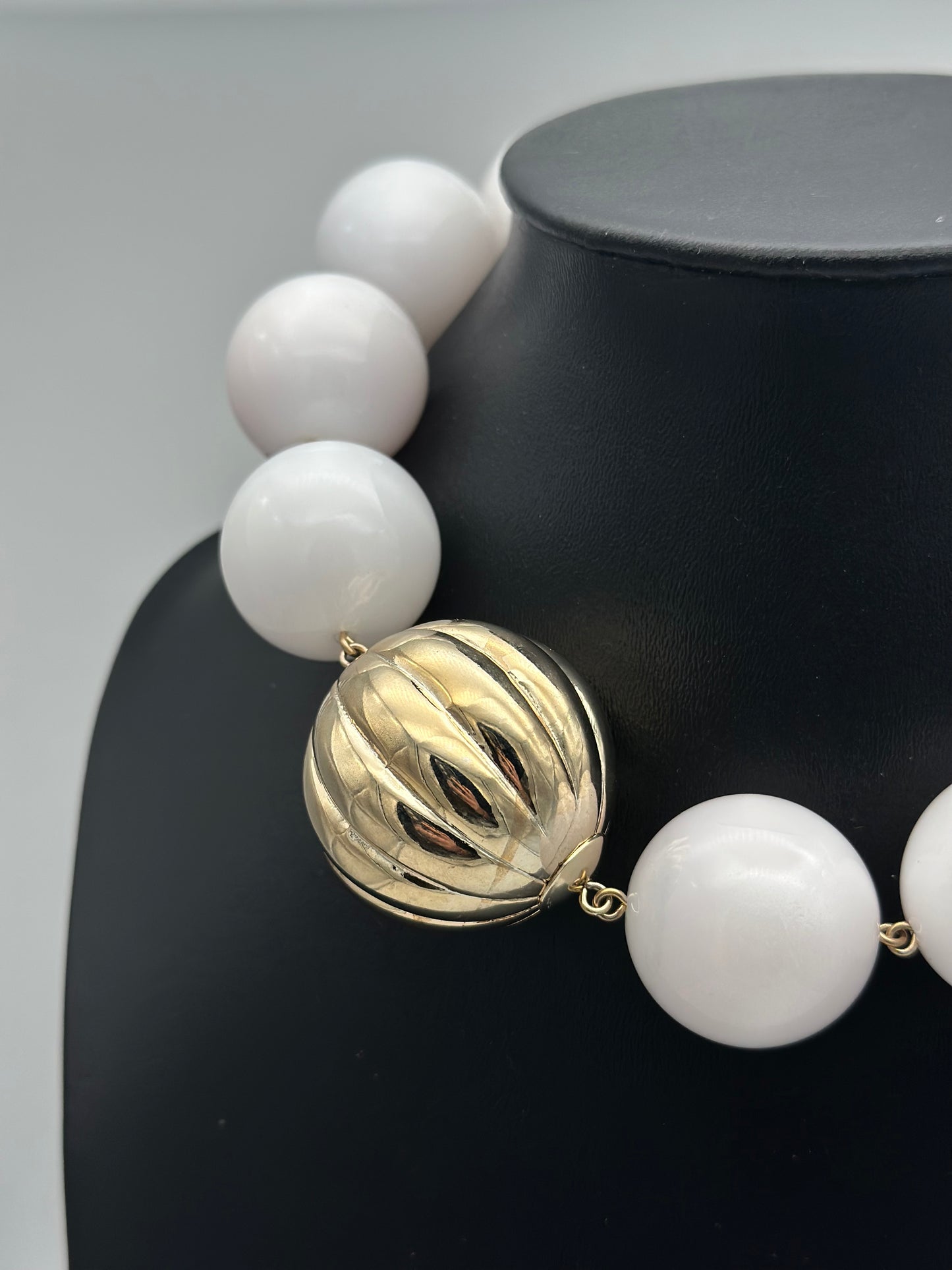 Collier blanc - Francine BRAMLI