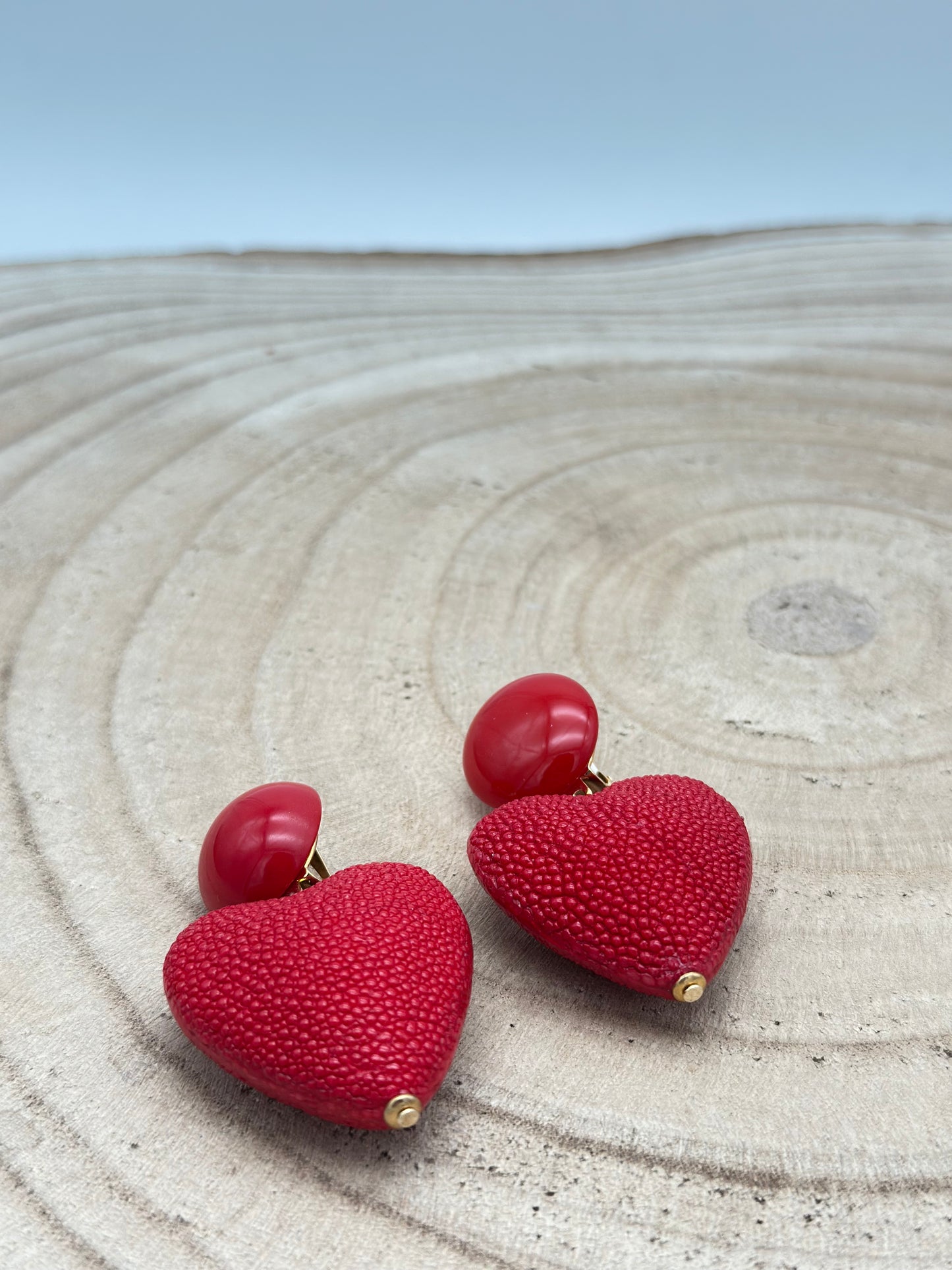 Boucles d’oreilles Galuchat cœur rouge - Francine BRAMLI