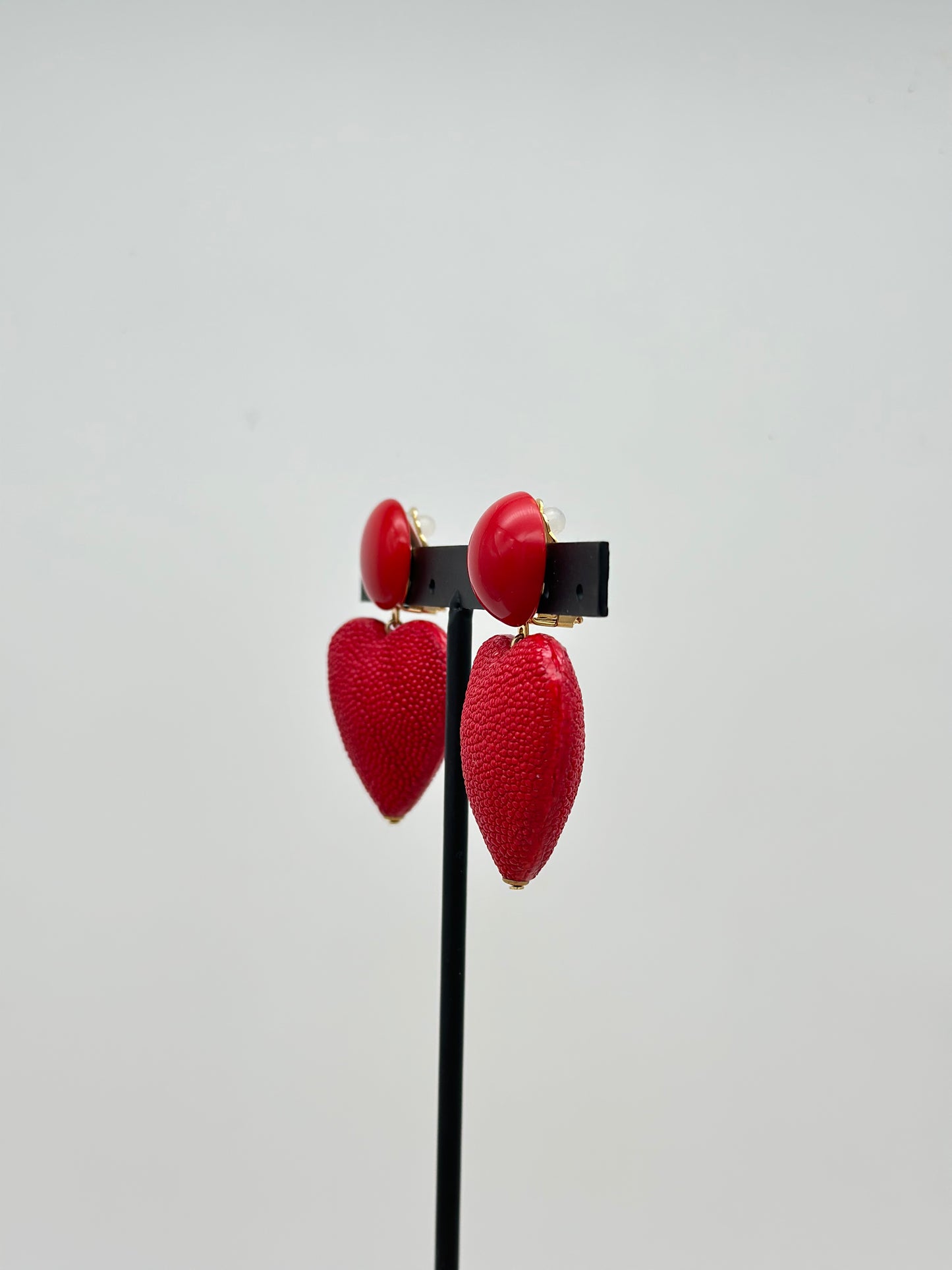 Boucles d’oreilles Galuchat cœur rouge - Francine BRAMLI