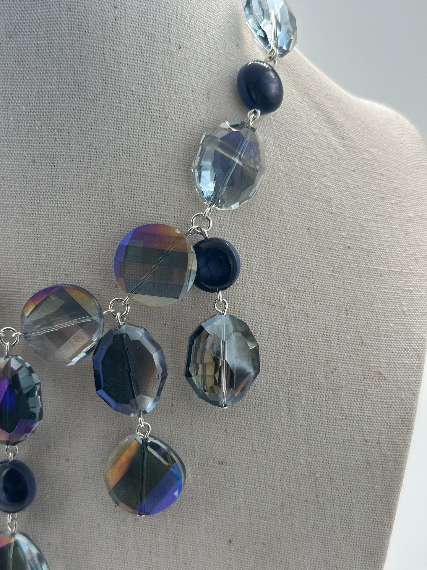 BOUCLES D'OREILLES COLLIER ÉLÉMENTS SCINTILLANTS - Francine BRAMLI