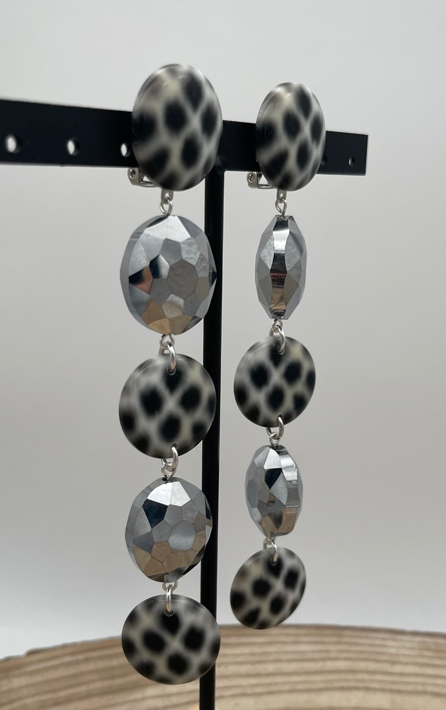 BOUCLES D’OREILLES ÉLÉMENTS SCINTILLANTS / MOTIF LÉOPARD - Francine BRAMLI