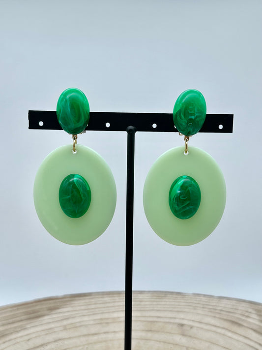 BOUCLES D’OREILLES PLAQUES