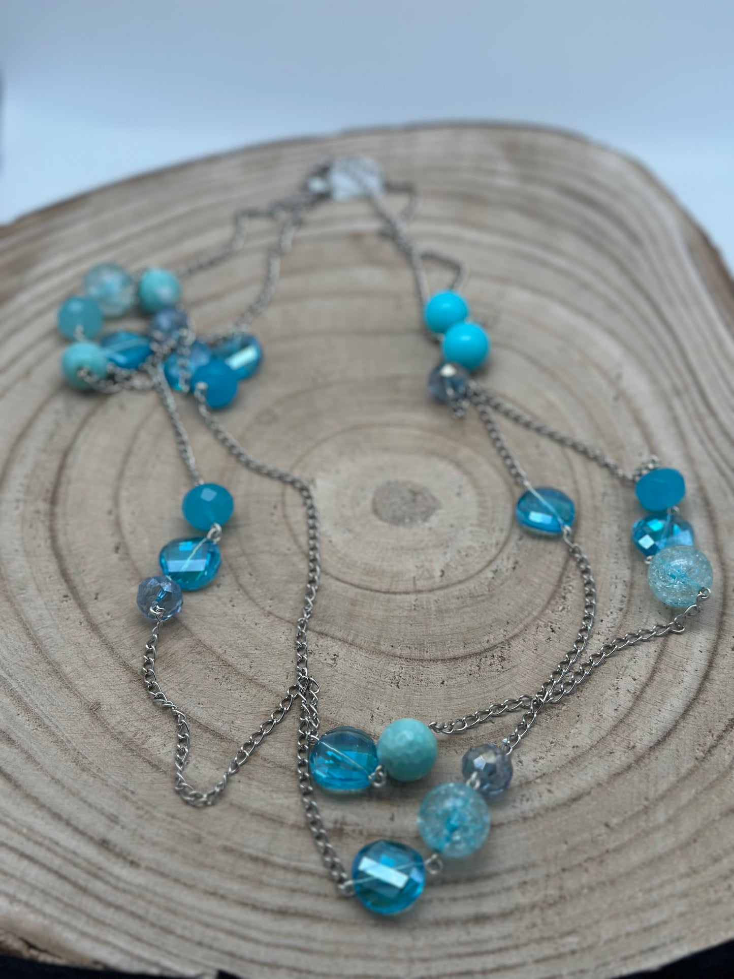 Sautoir bleu en éléments scintillants