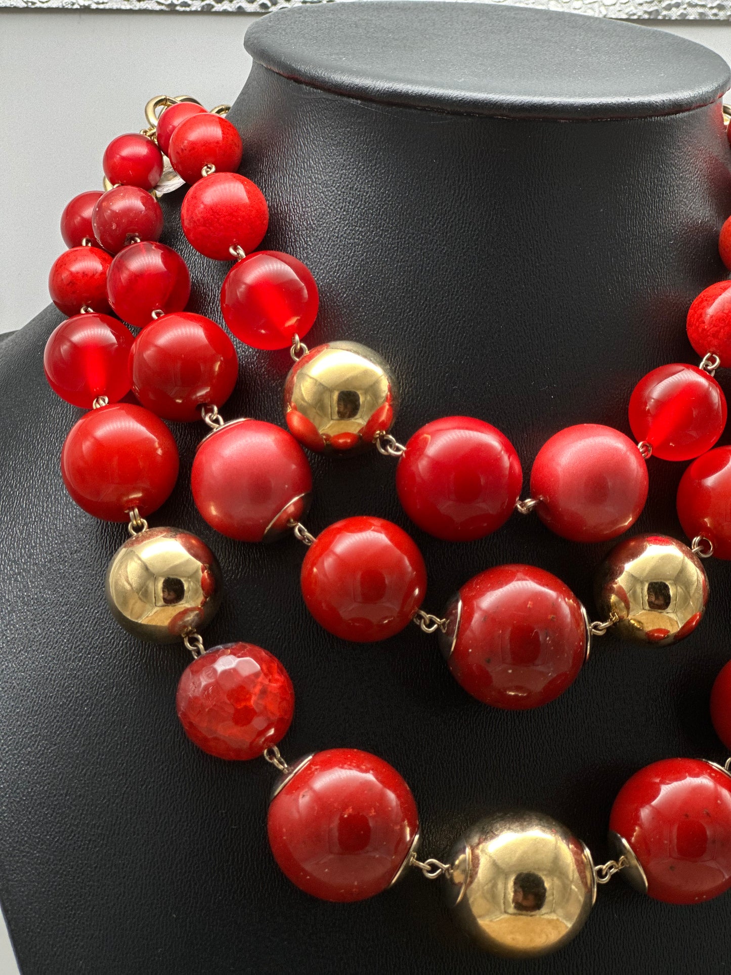 Collier 3 rangs perles rouges et dorées - Francine BRAMLI