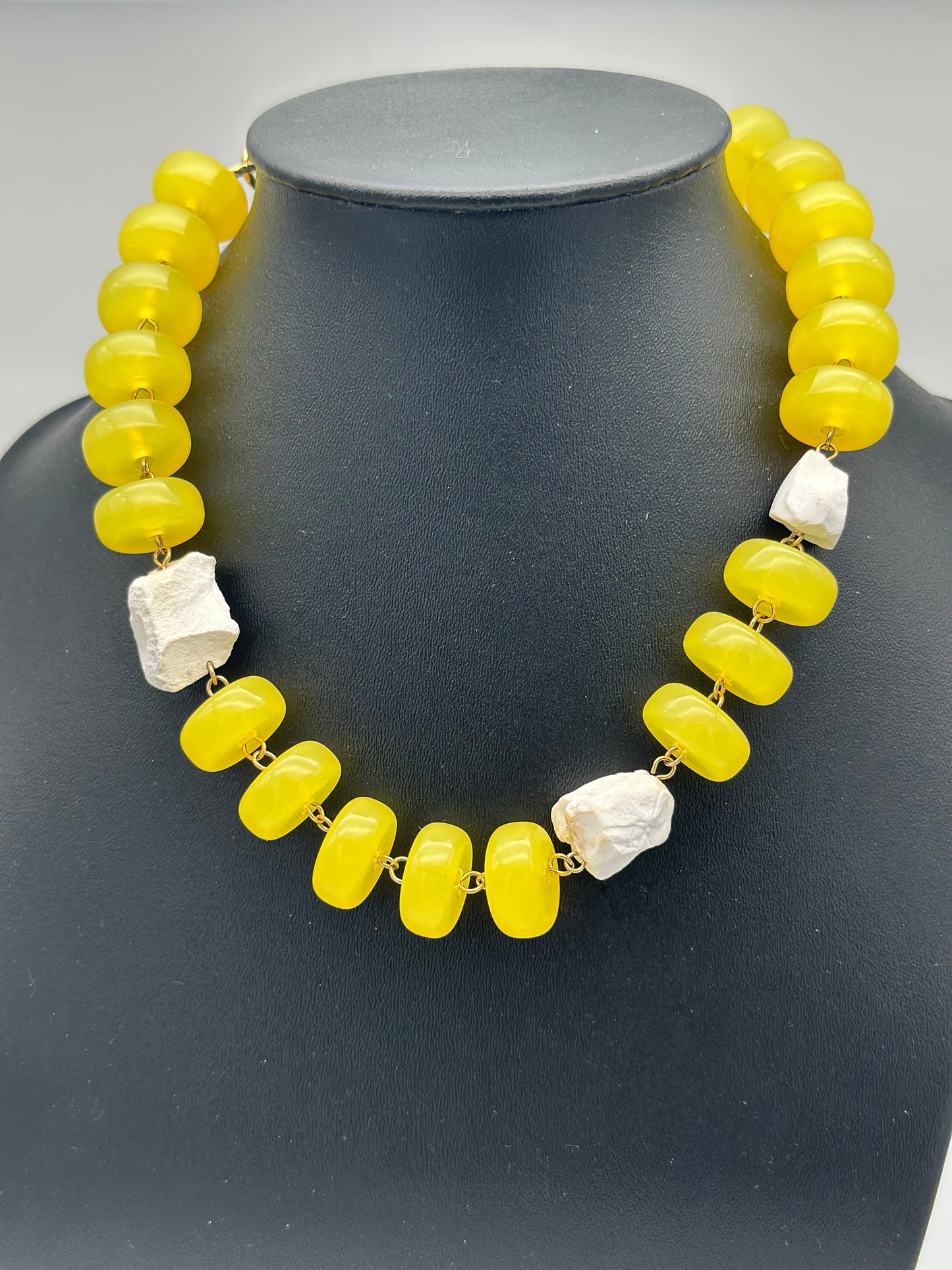 Collier jaune perles fantaisie et pierres - Francine BRAMLI