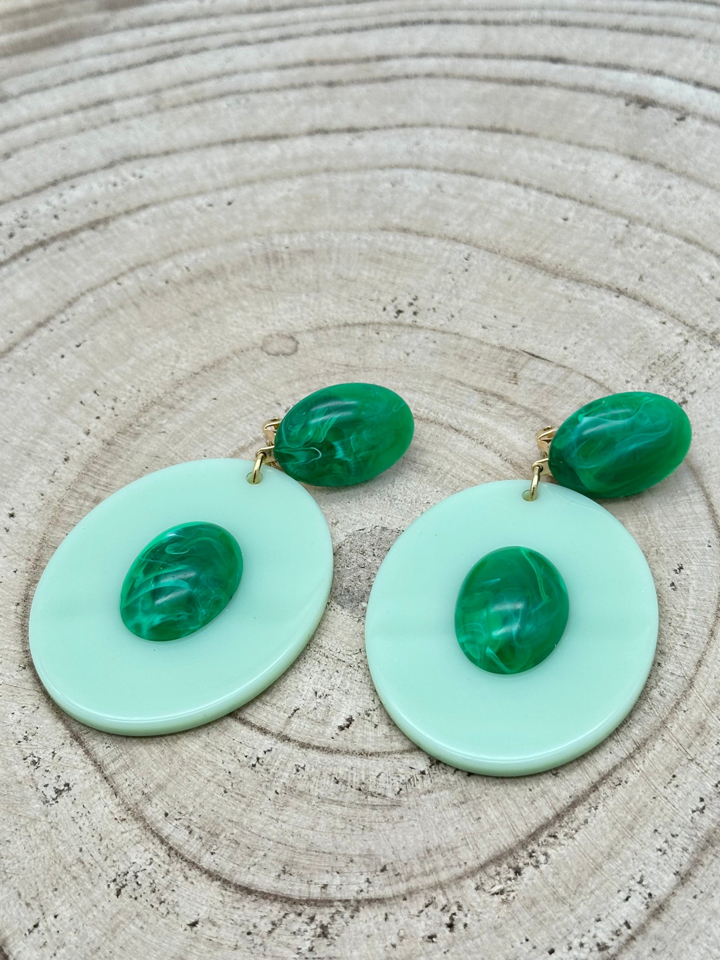 BOUCLES D’OREILLES PLAQUES