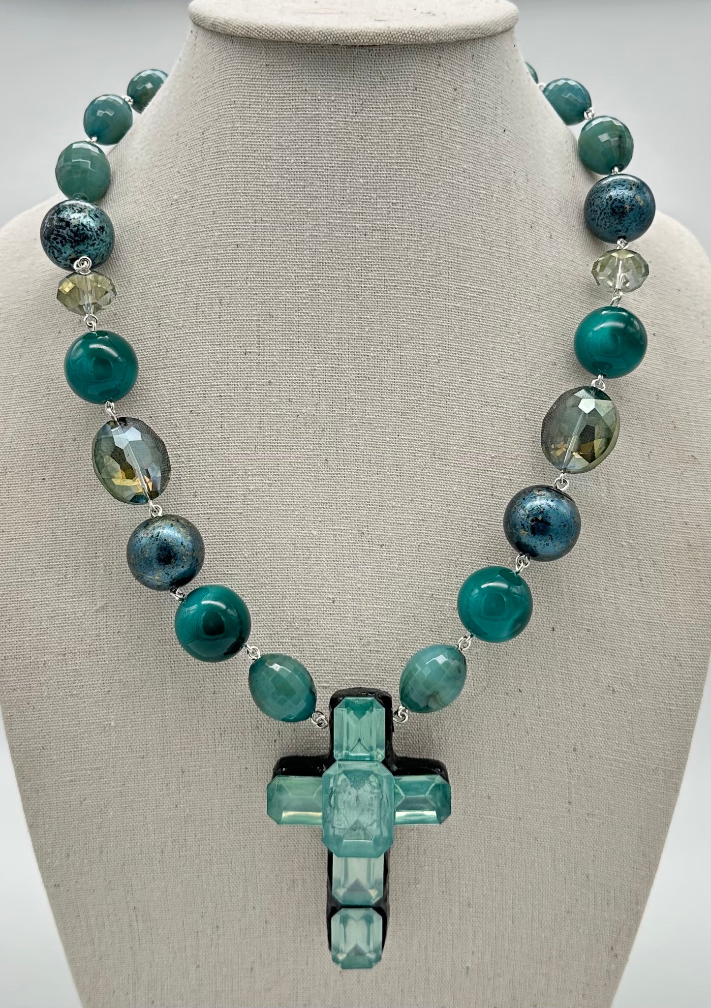 COLLIER CROIX ÉLÉMENTS SCINTILLANTS - Francine BRAMLI