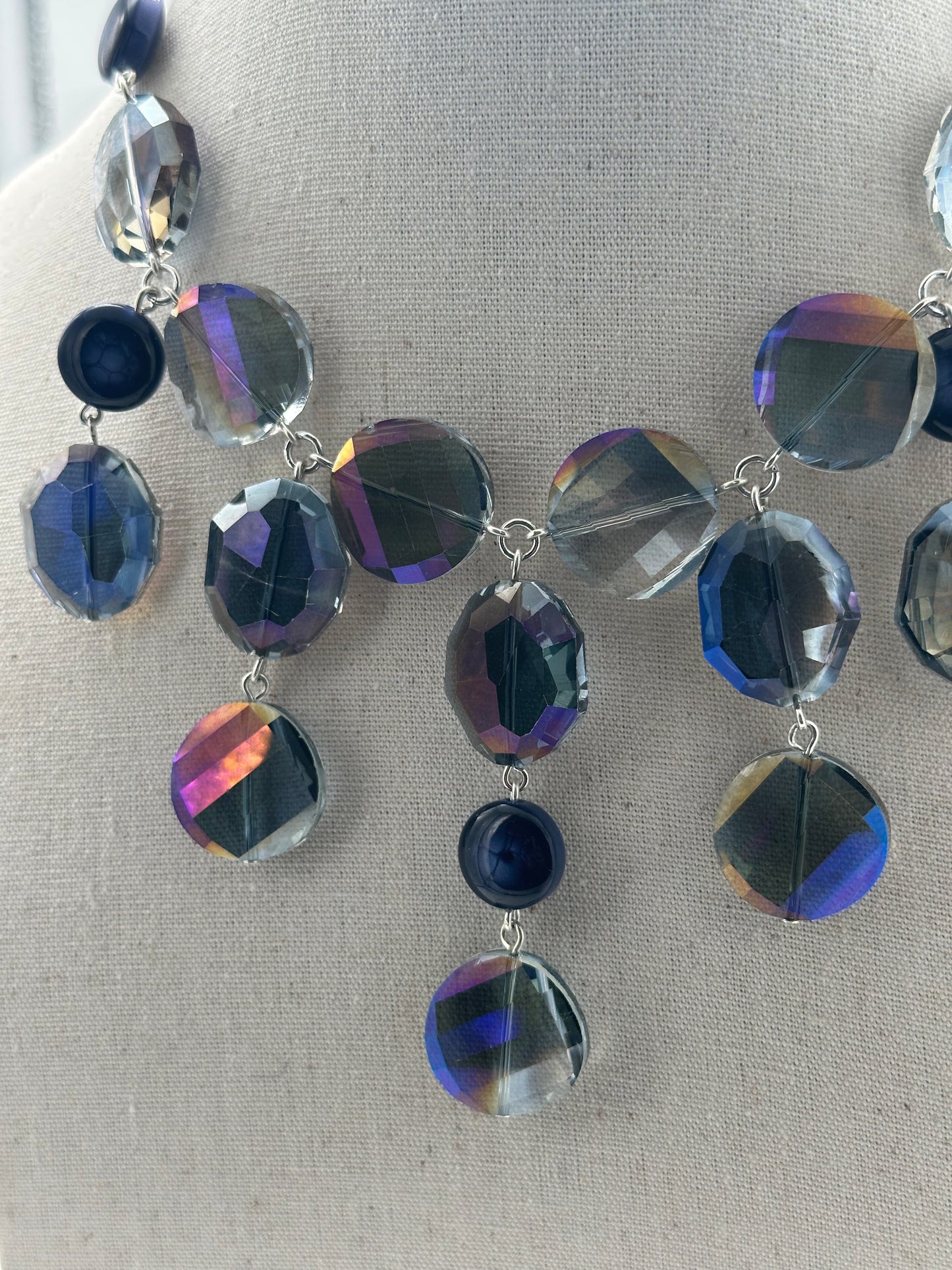 BOUCLES D'OREILLES COLLIER ÉLÉMENTS SCINTILLANTS - Francine BRAMLI