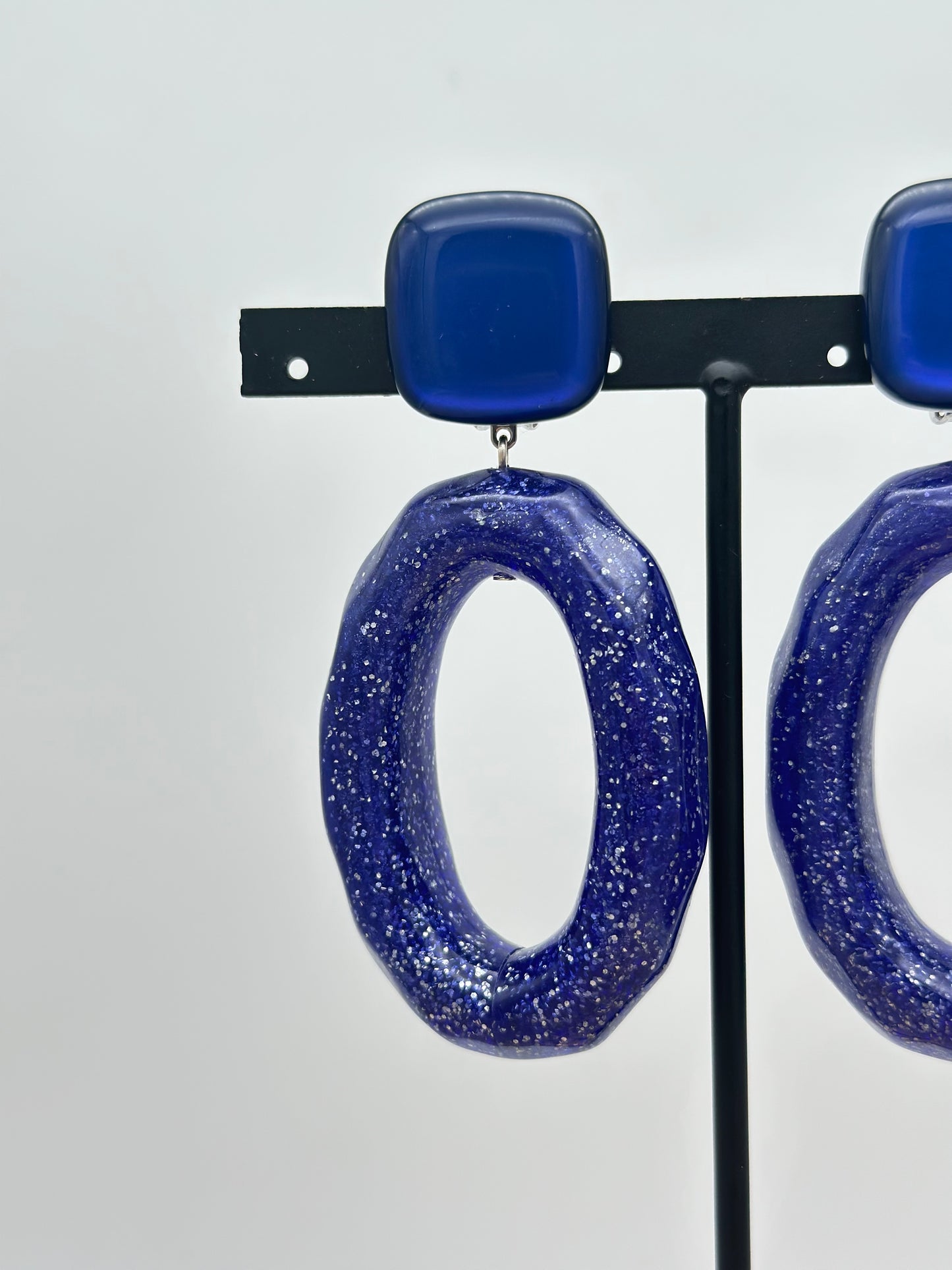Boucles d’oreilles bleu nuit paillettes CÉLESTE- Francine BRAMLI