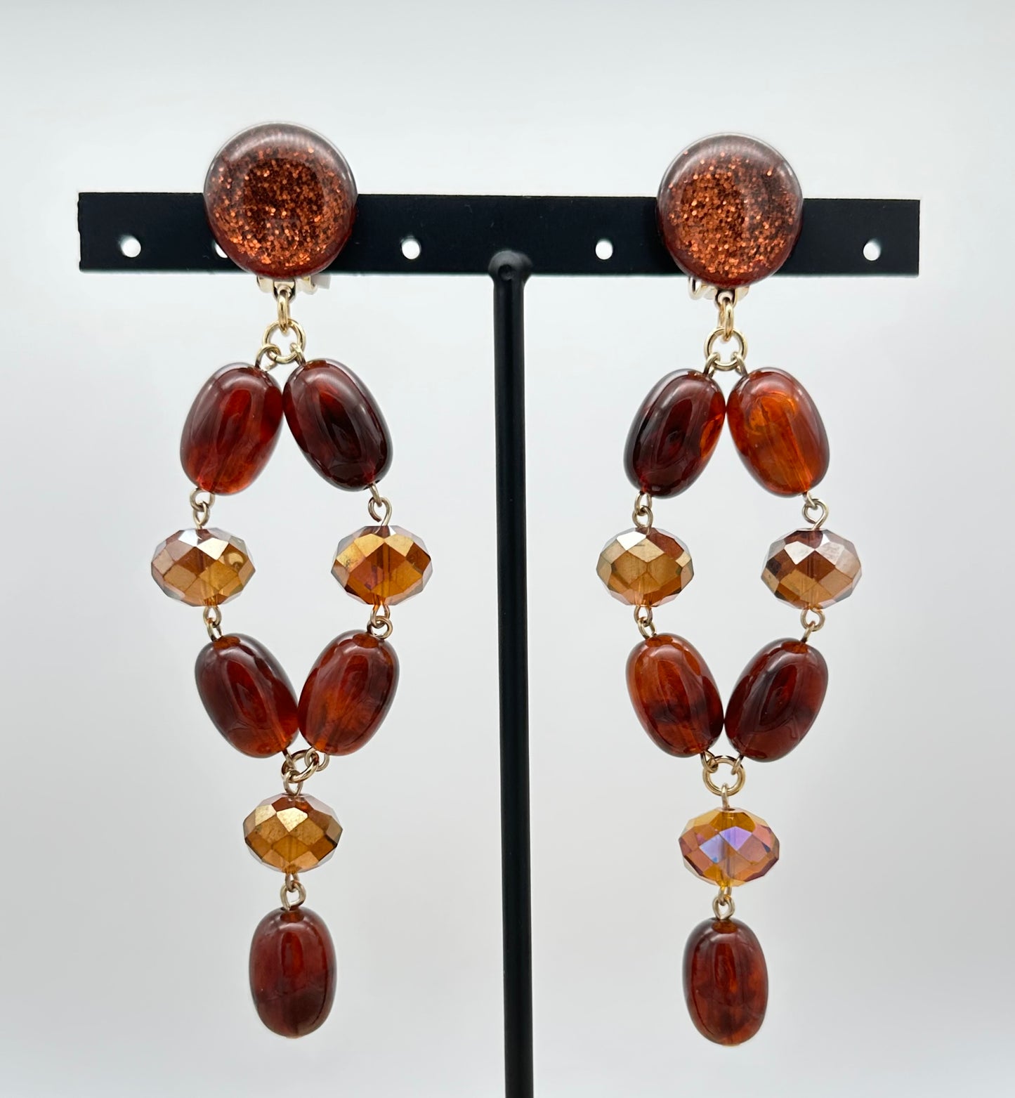 BOUCLES D’OREILLES PERLES FANTAISIE / ÉLÉMENTS SCINTILLANTS - Francine BRAMLI