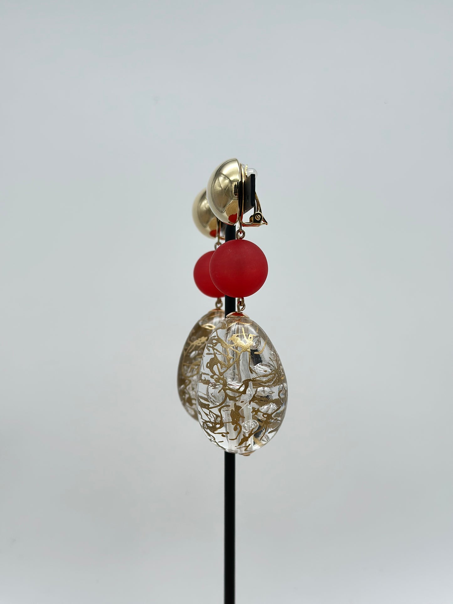 Boucles d’oreilles goutte et perle fantaisie rouge- Francine BRAMLI