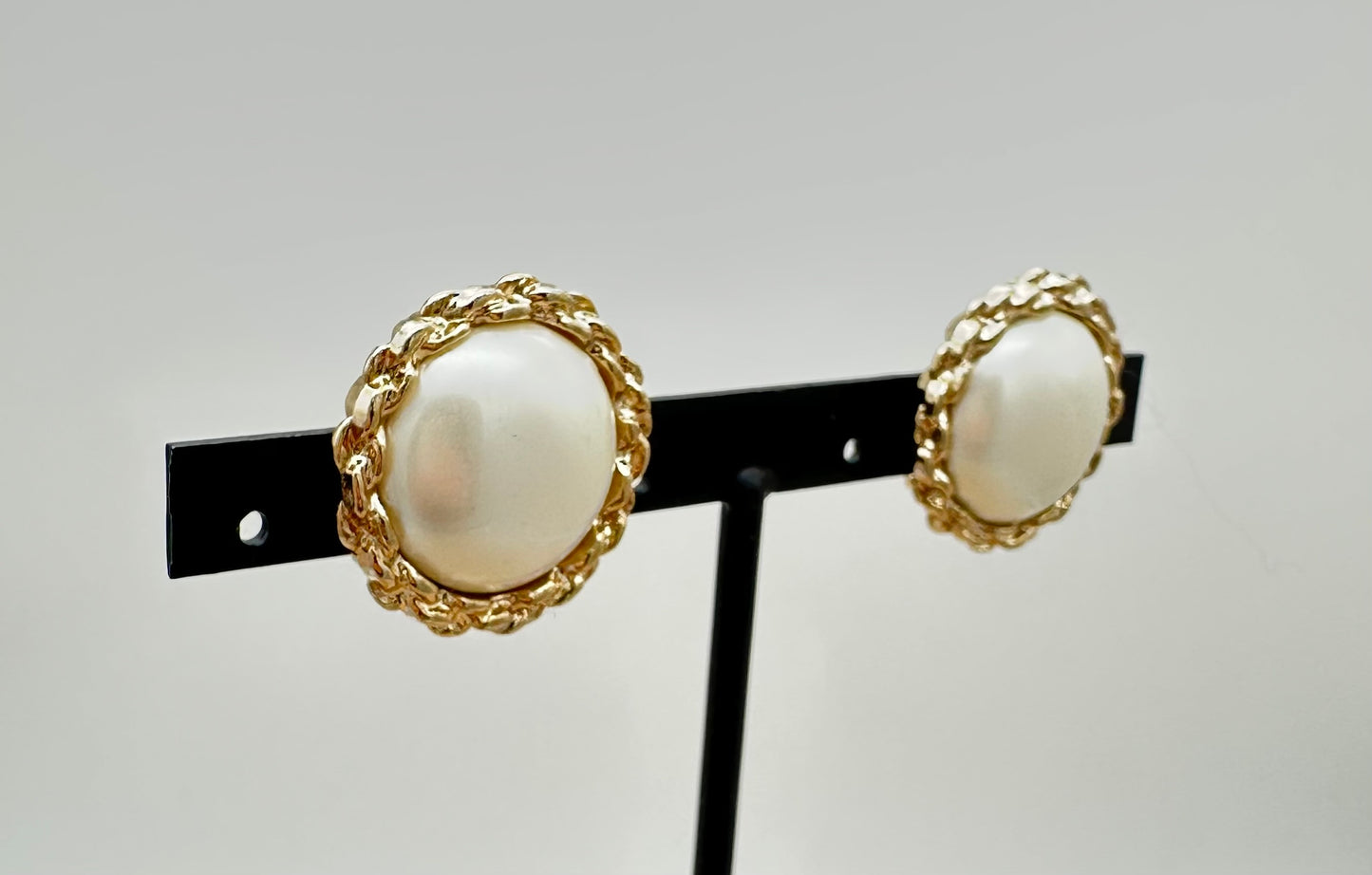 BOUCLES D'OREILLES CABOUCLES D'OREILLESCHONS PERLES & DORÉ - Francine BRAMLI