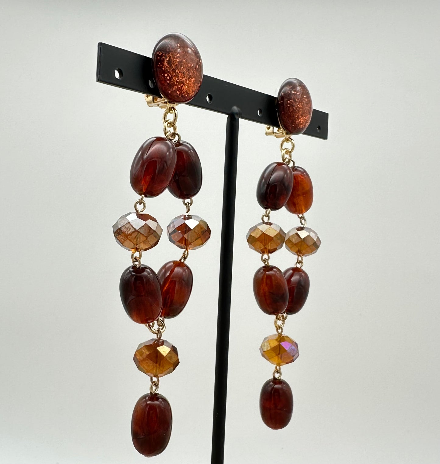 BOUCLES D’OREILLES PERLES FANTAISIE / ÉLÉMENTS SCINTILLANTS - Francine BRAMLI